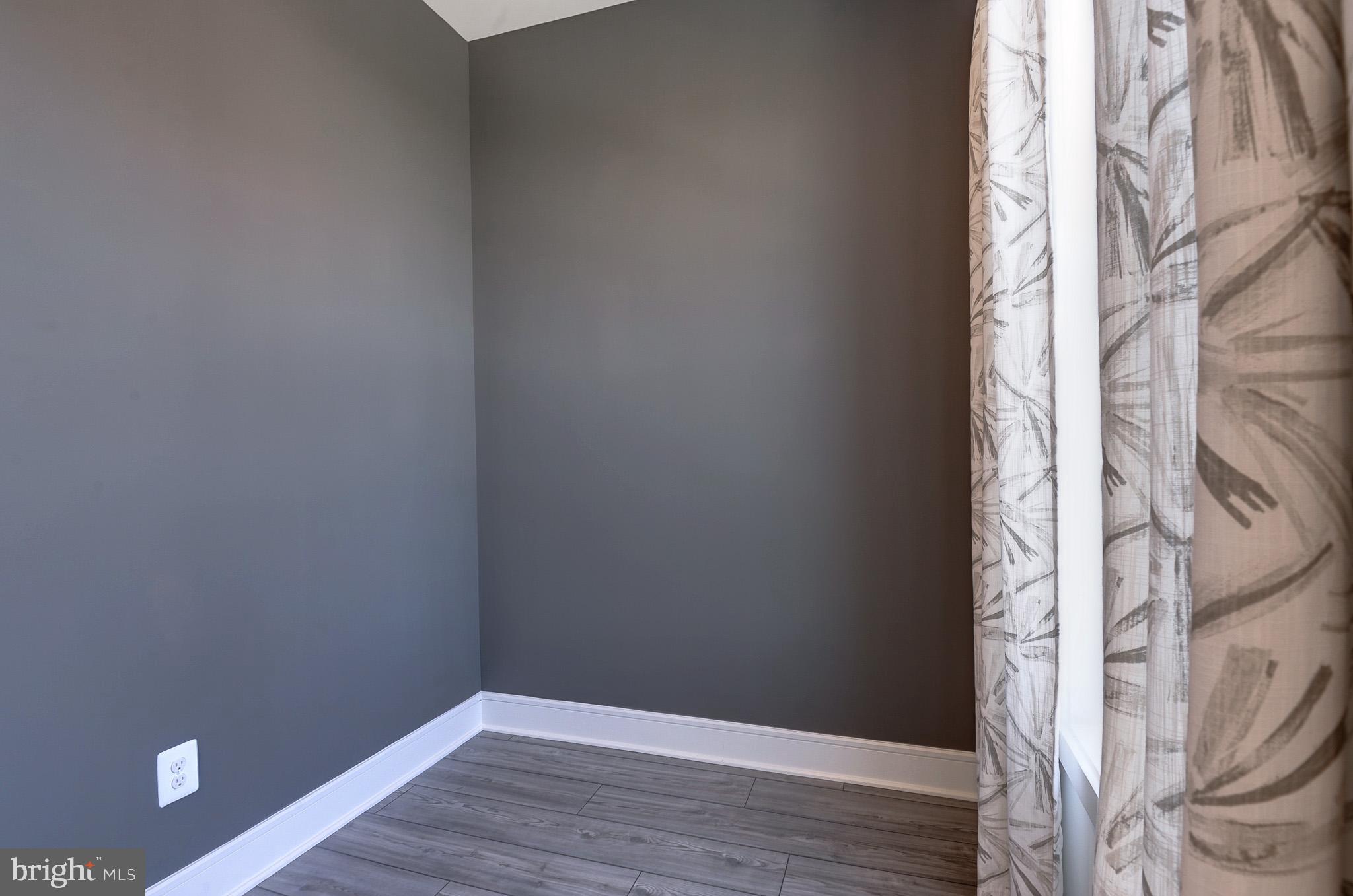 LAKE FREDERICK - Residential Lease