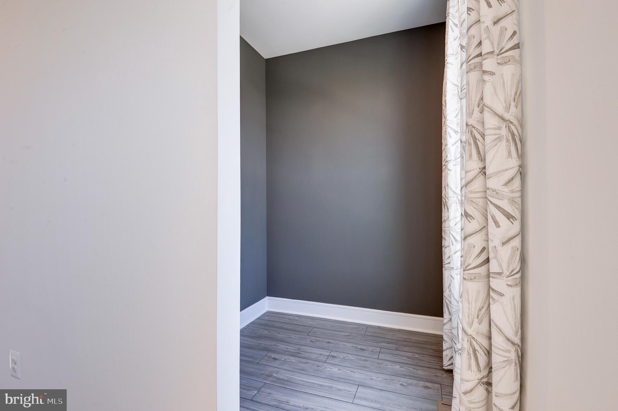 LAKE FREDERICK - Residential Lease