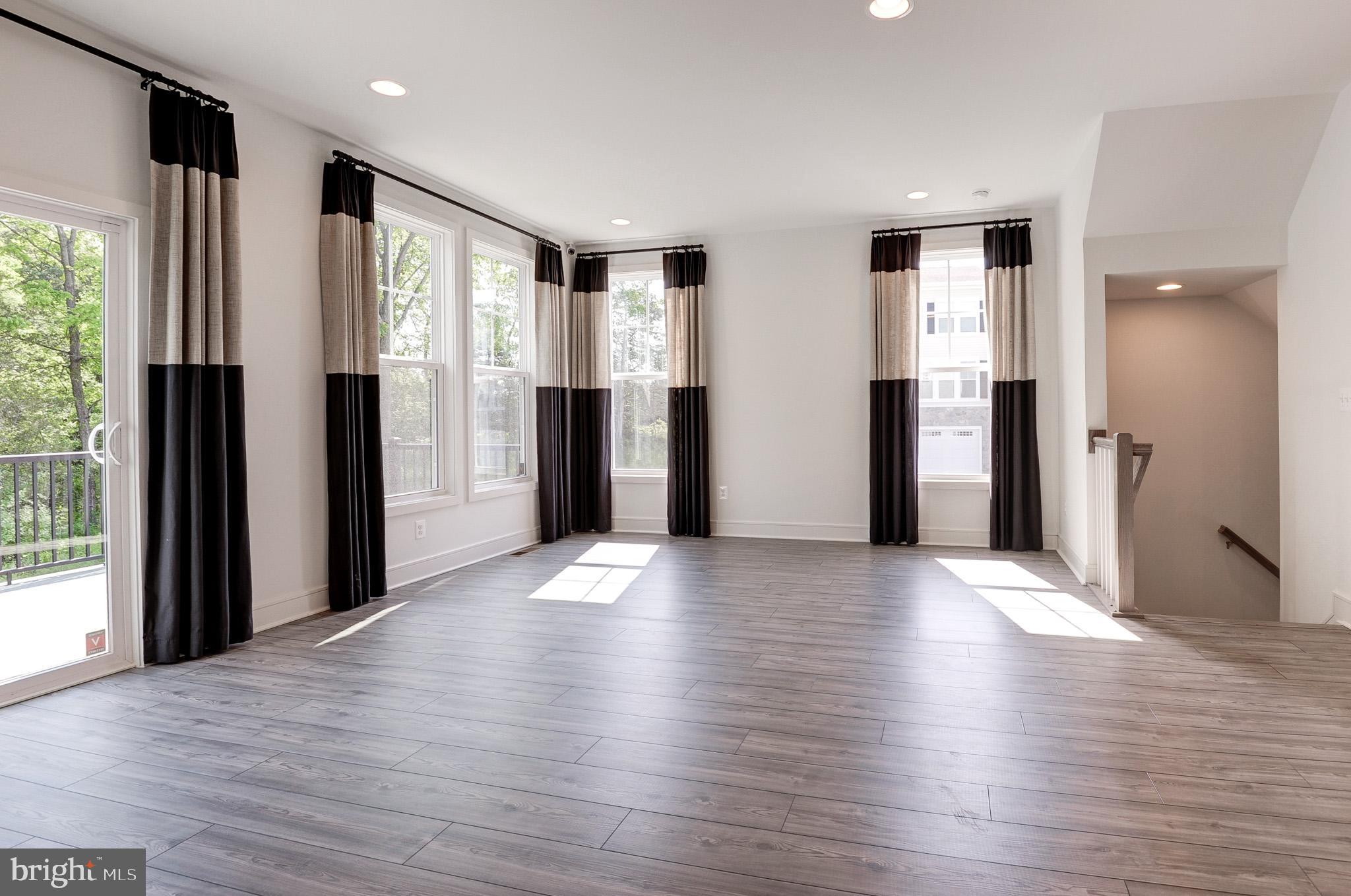 LAKE FREDERICK - Residential Lease