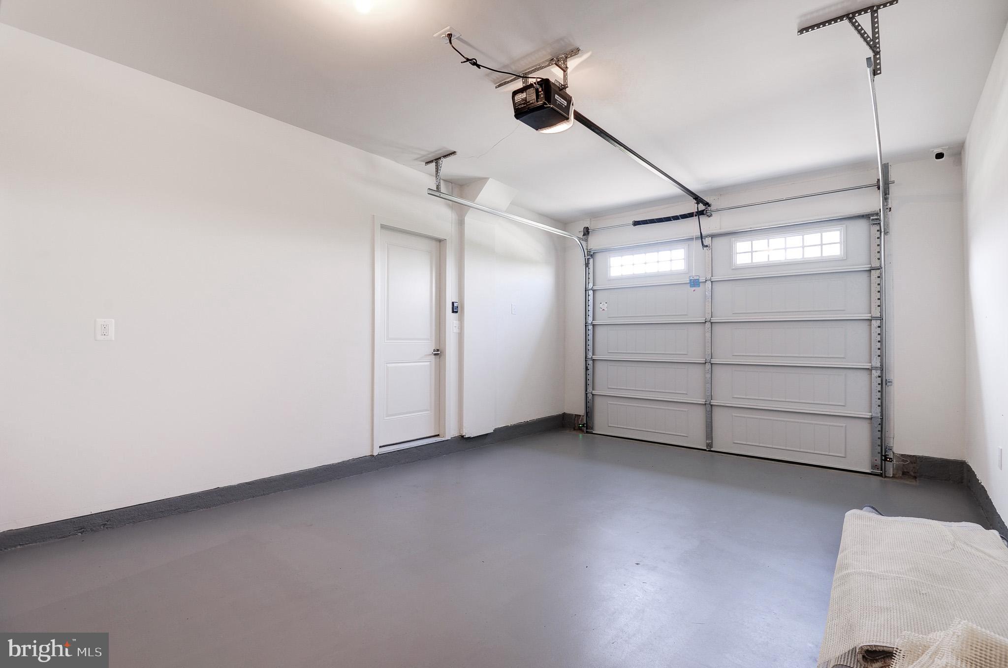 LAKE FREDERICK - Residential Lease