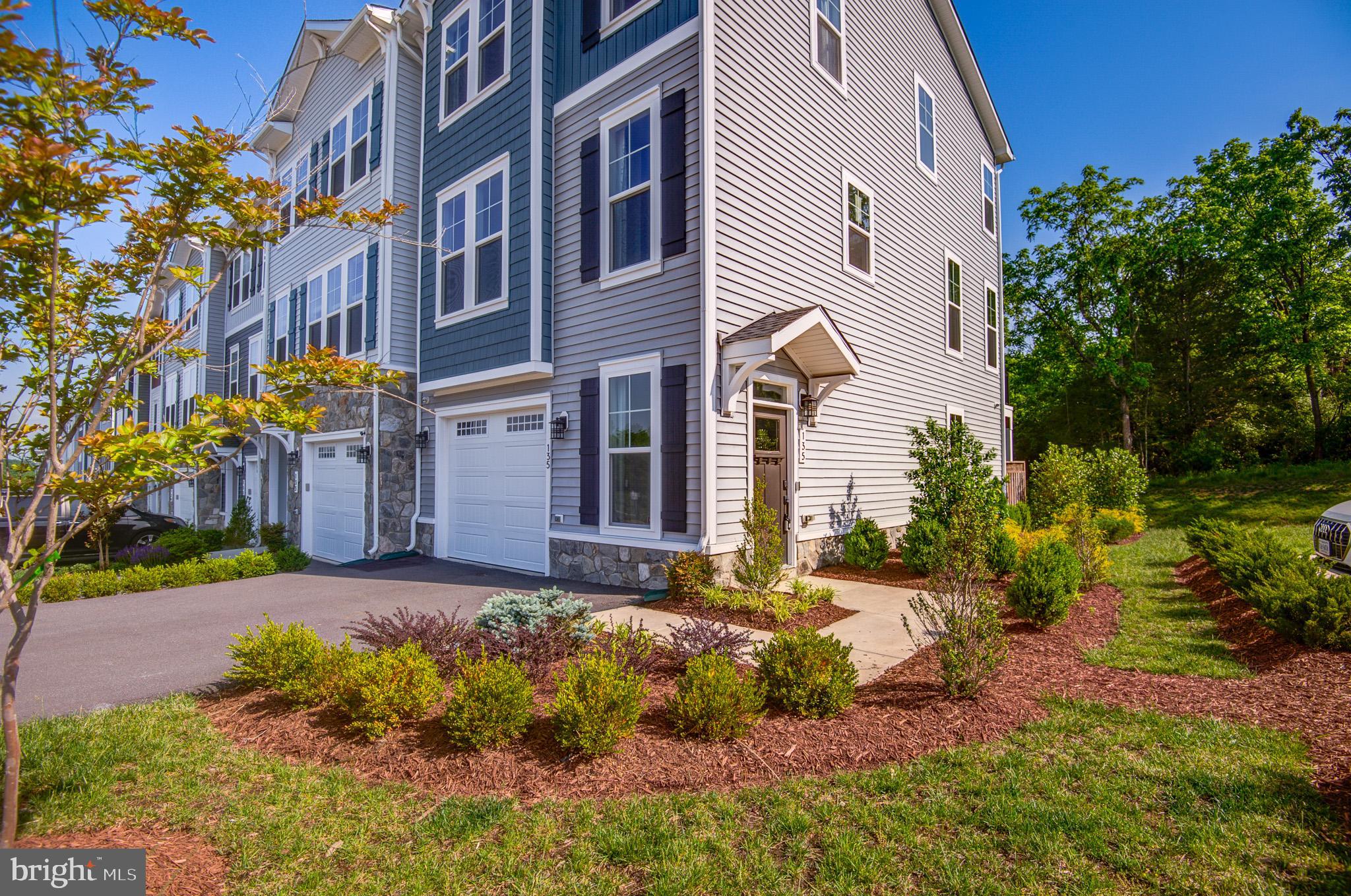 LAKE FREDERICK - Residential Lease