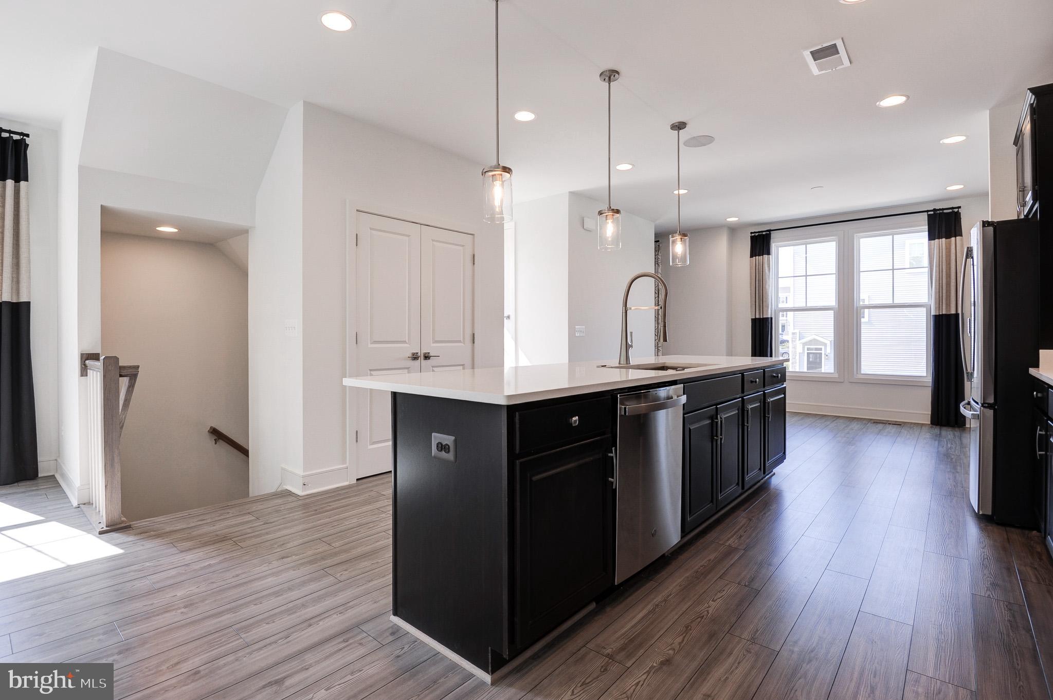 LAKE FREDERICK - Residential Lease