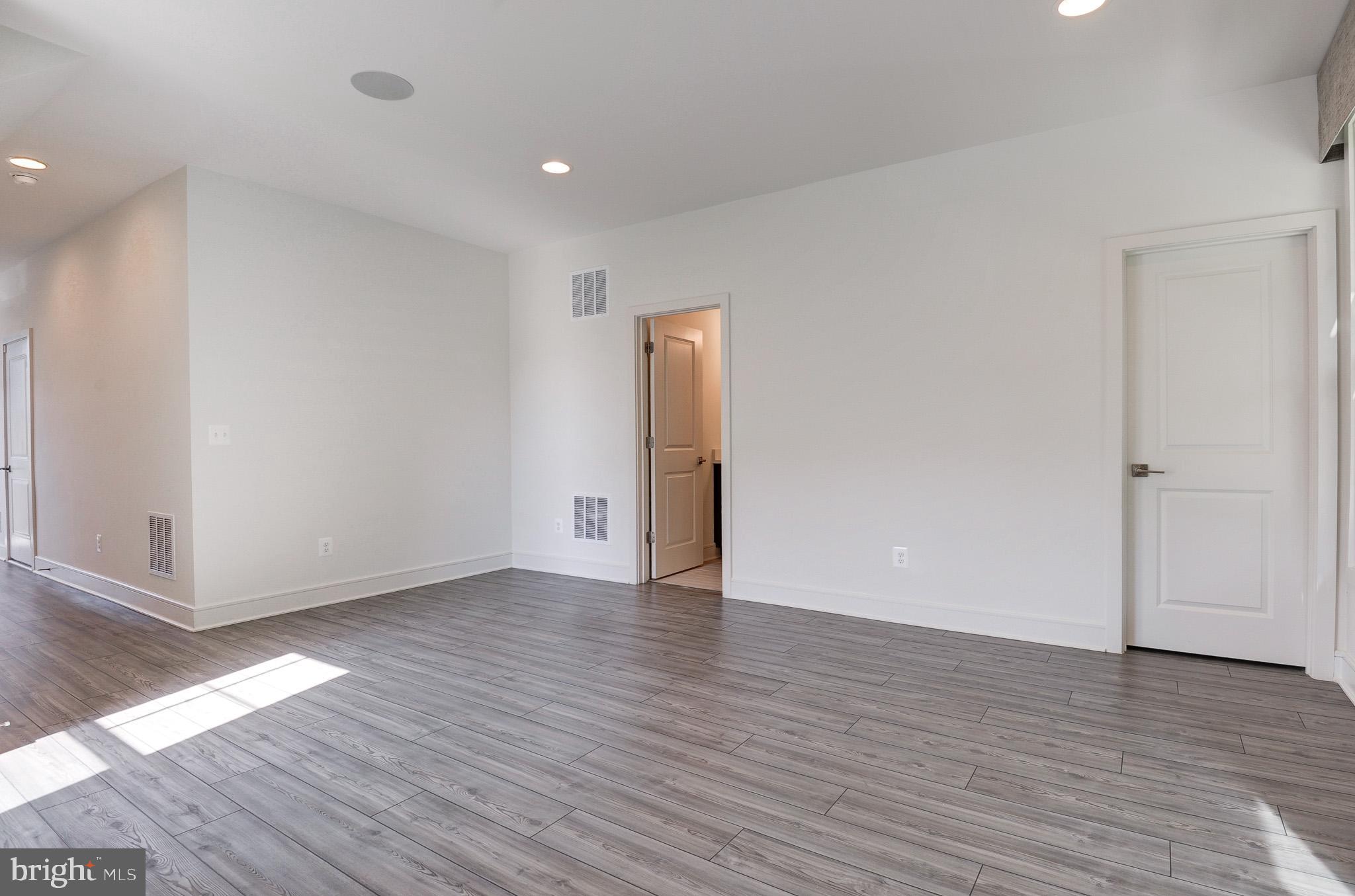 LAKE FREDERICK - Residential Lease