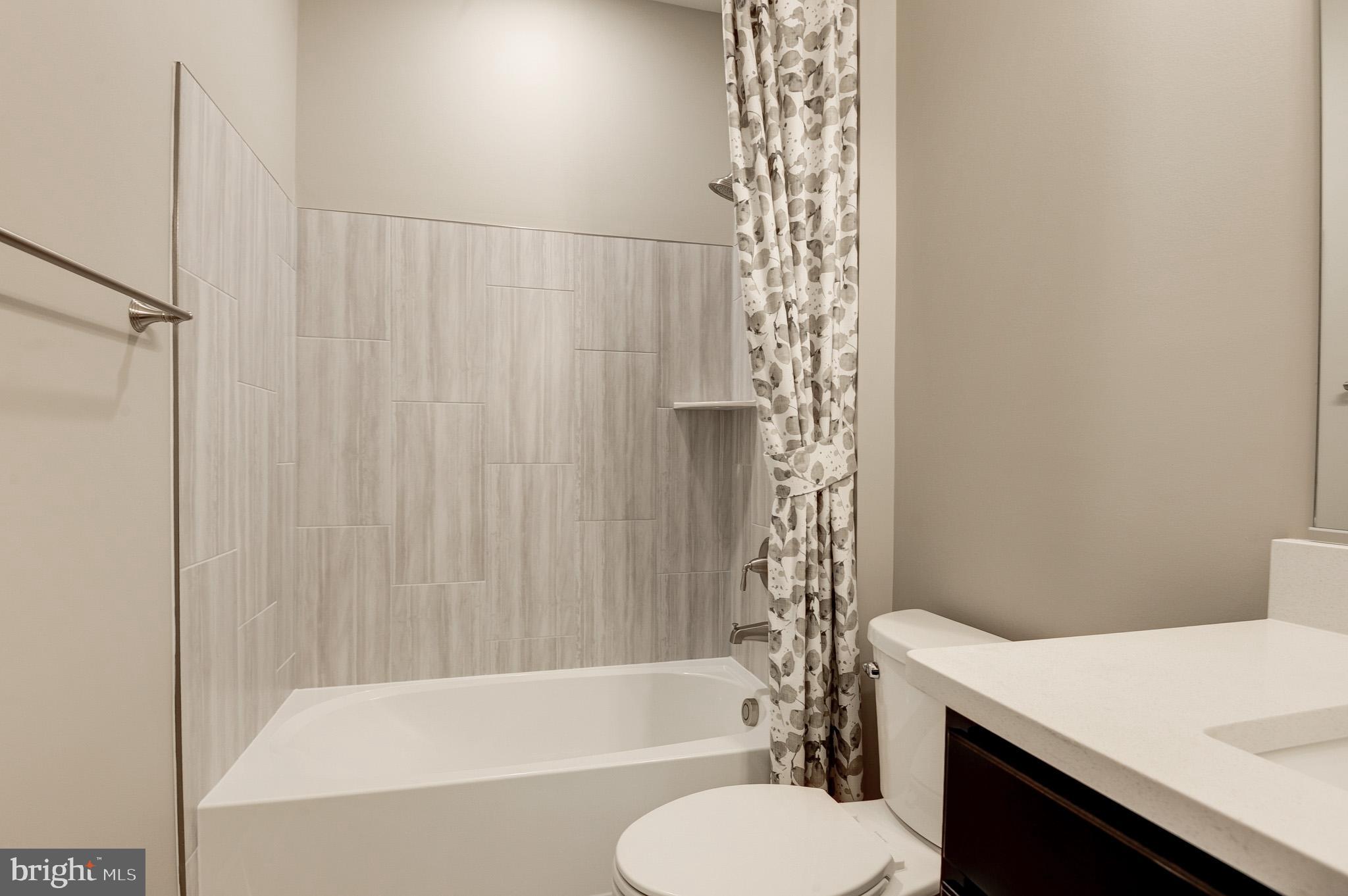 LAKE FREDERICK - Residential Lease