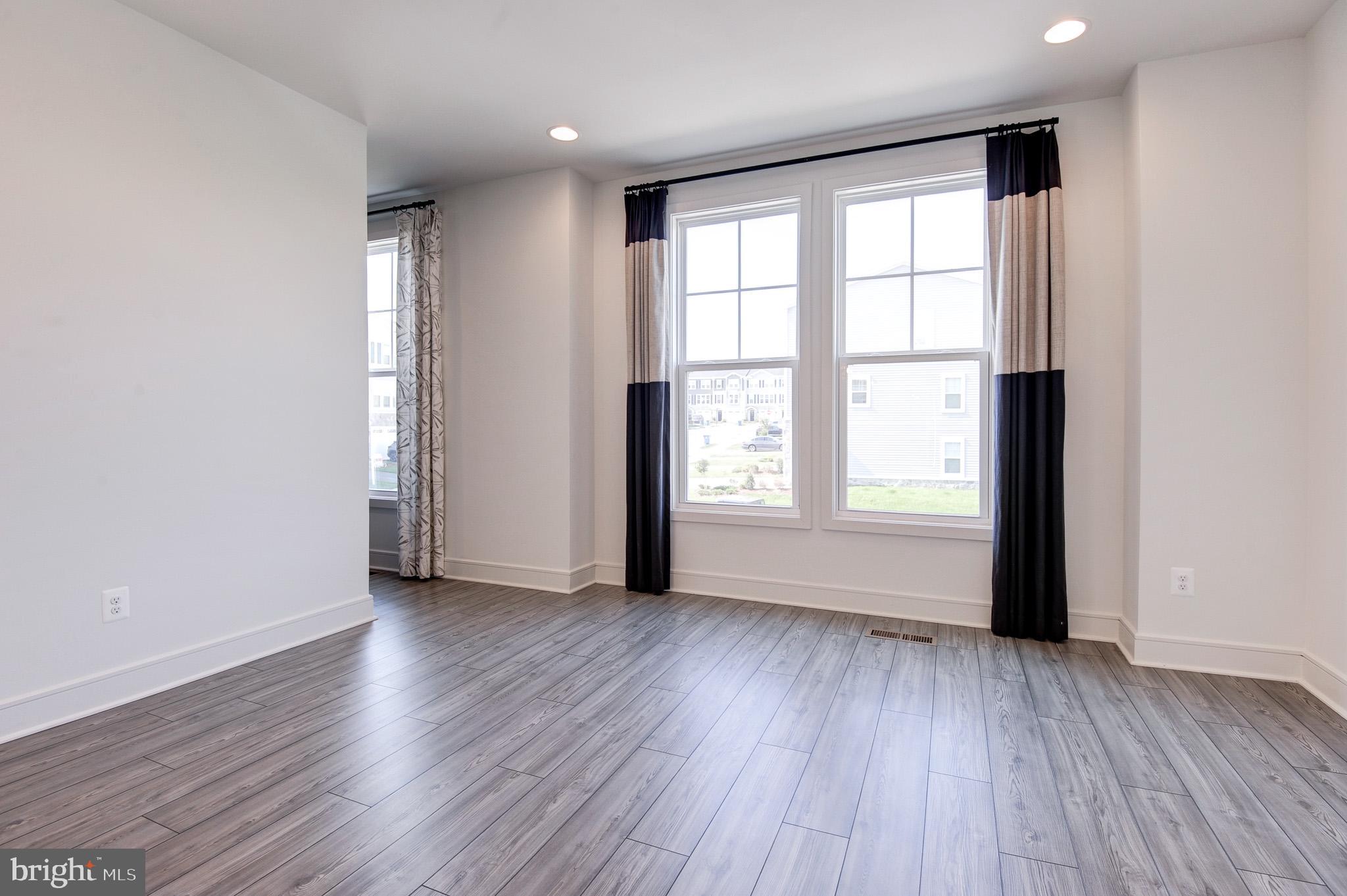 LAKE FREDERICK - Residential Lease