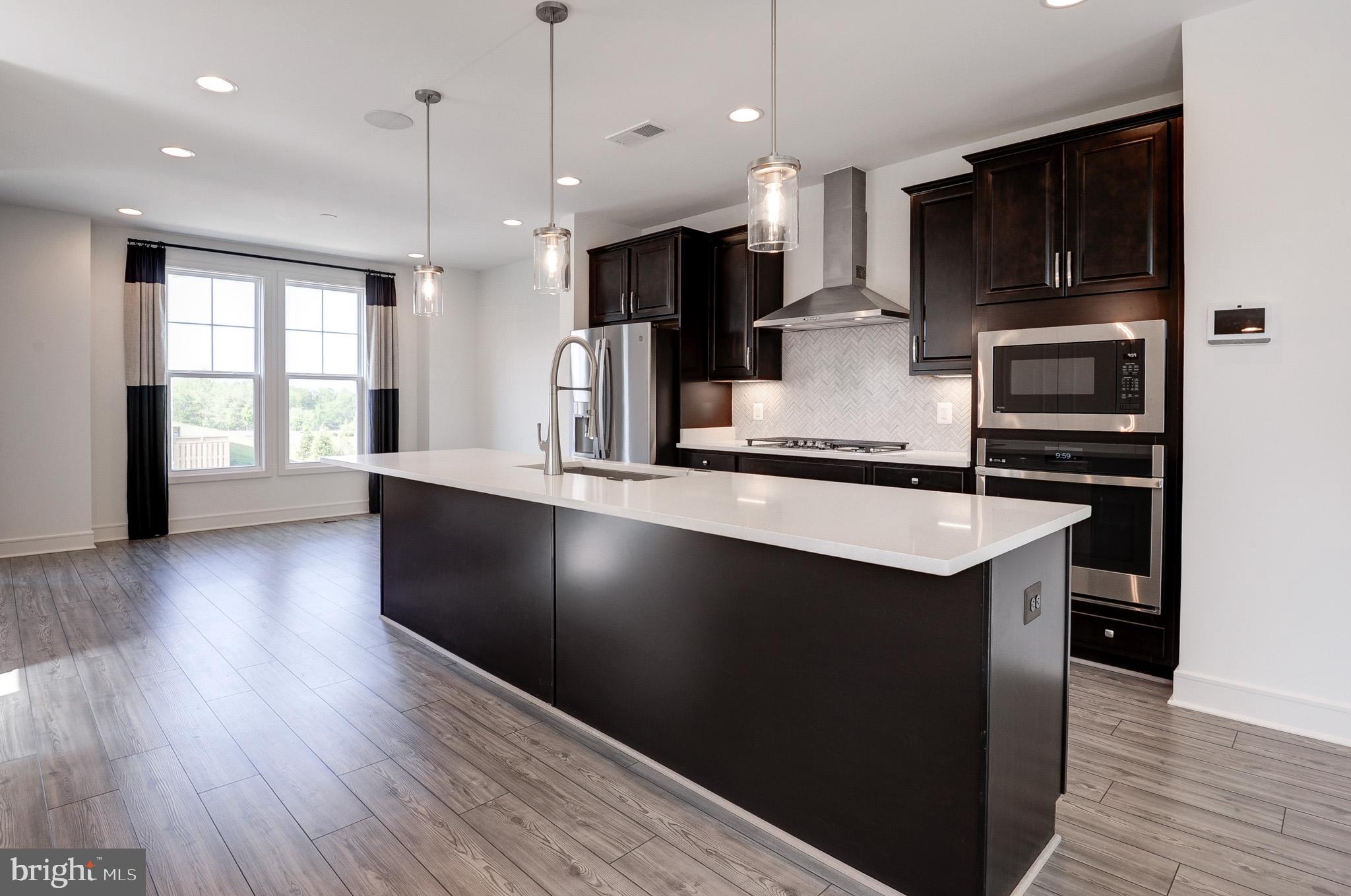 LAKE FREDERICK - Residential Lease