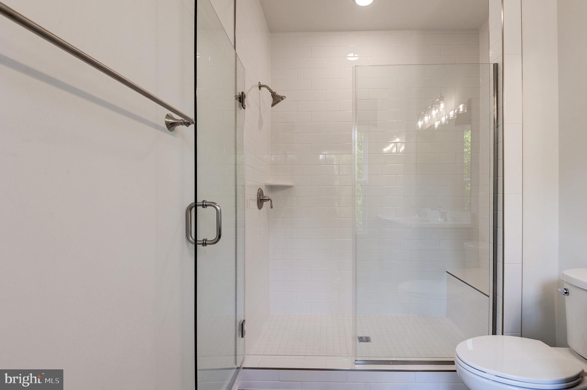 LAKE FREDERICK - Residential Lease