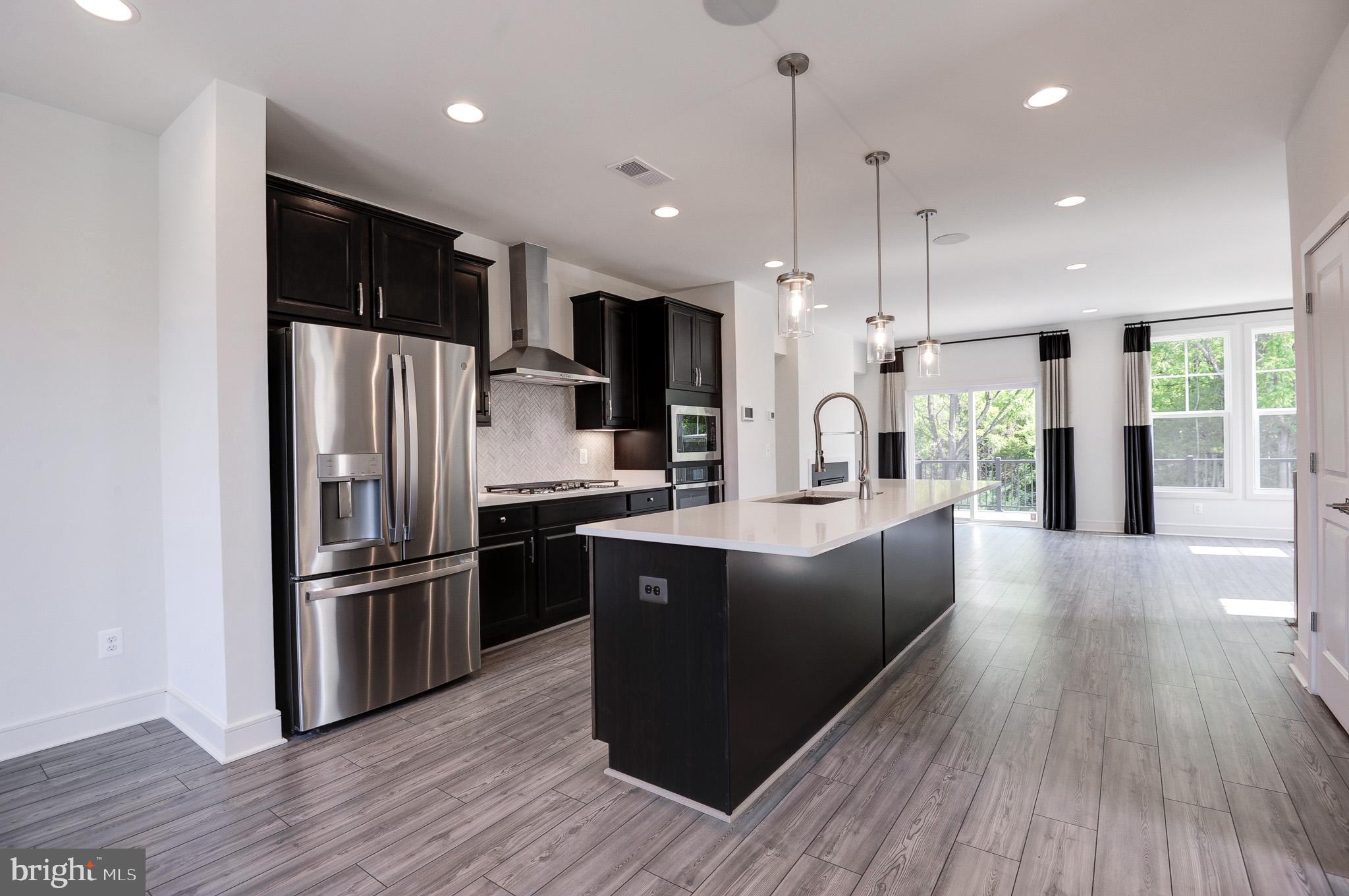 LAKE FREDERICK - Residential Lease