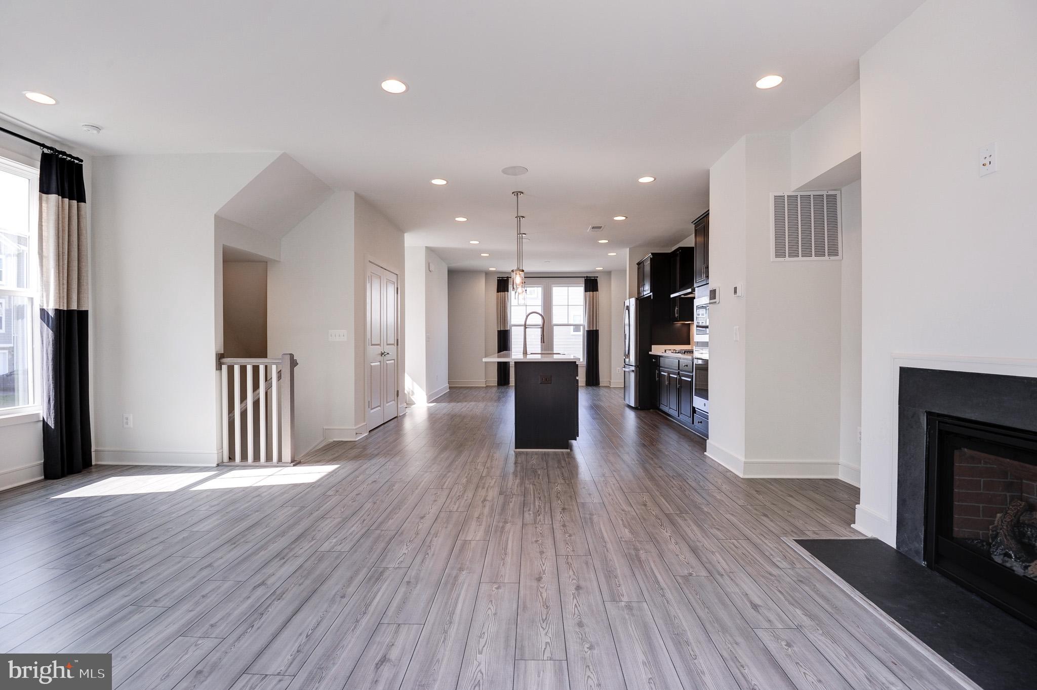 LAKE FREDERICK - Residential Lease