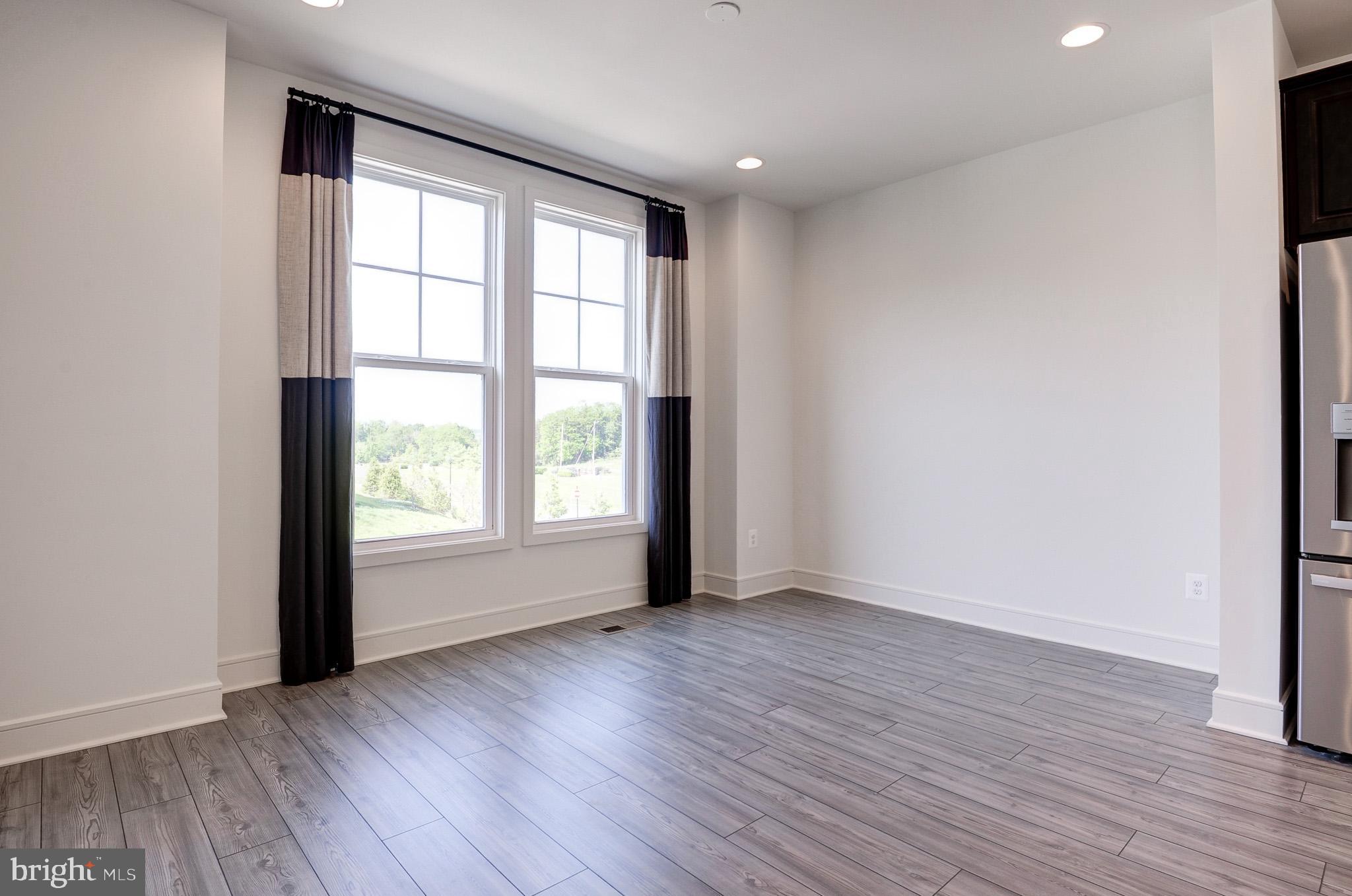 LAKE FREDERICK - Residential Lease