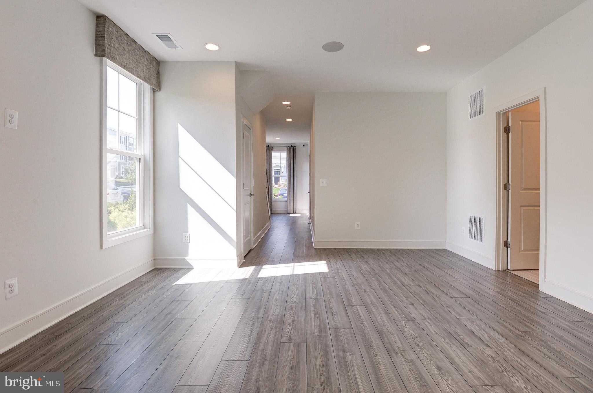 LAKE FREDERICK - Residential Lease