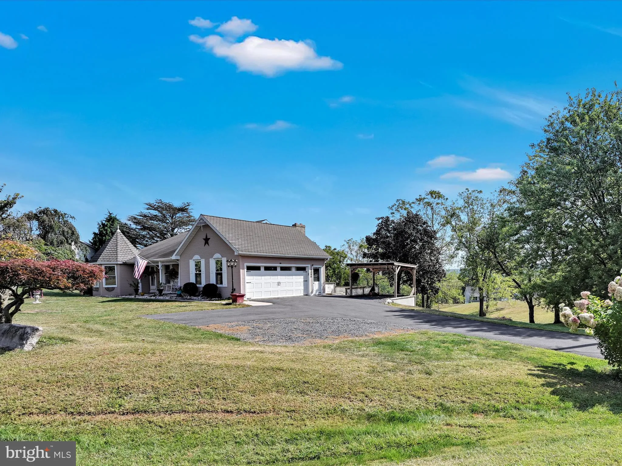 Auburn, Pennsylvania 17922, United States, 3 Bedrooms Bedrooms, ,3 BathroomsBathrooms,Residential,Active,212584