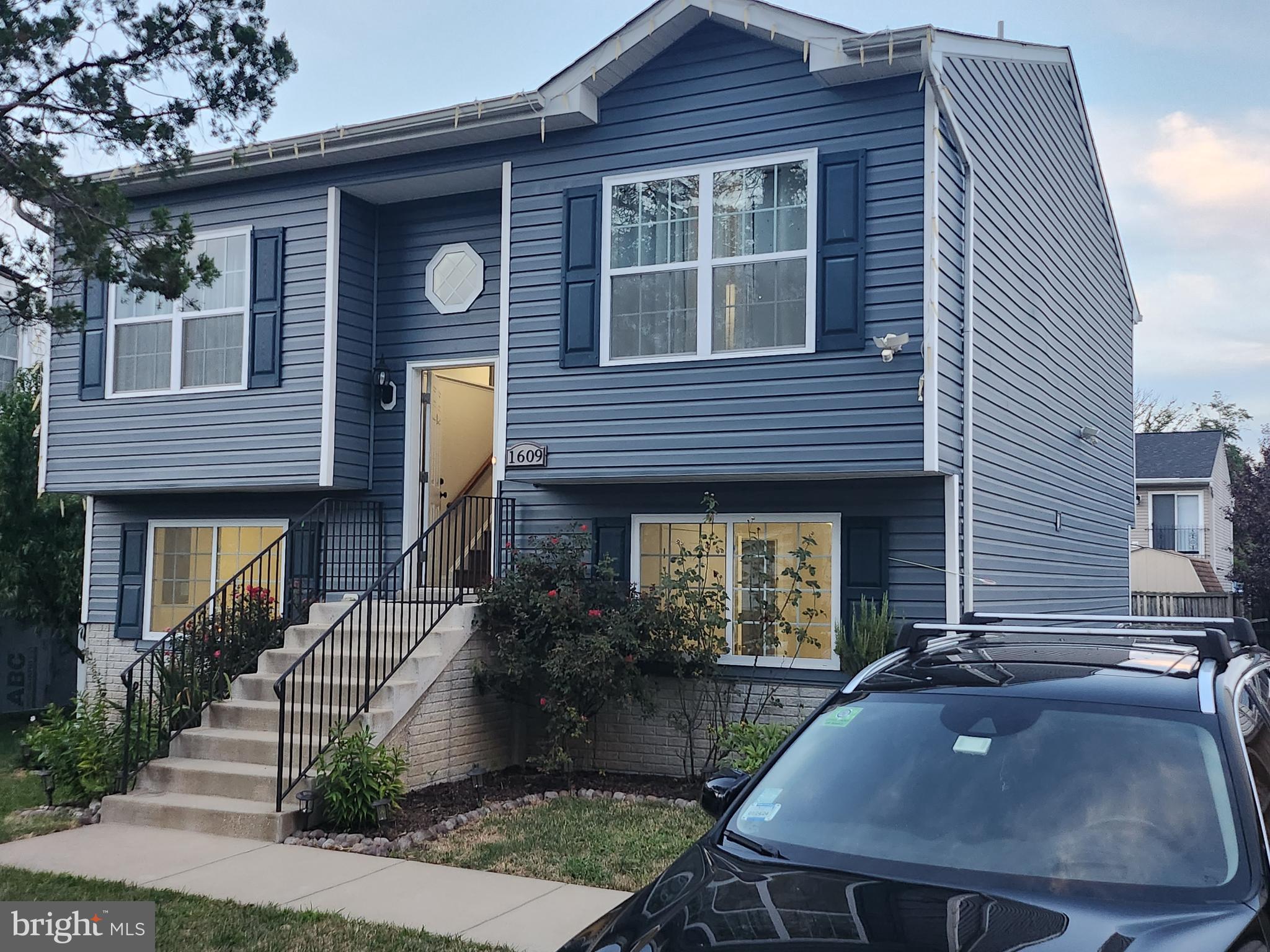 WHITE HOUSE HEIGHTS - Residential