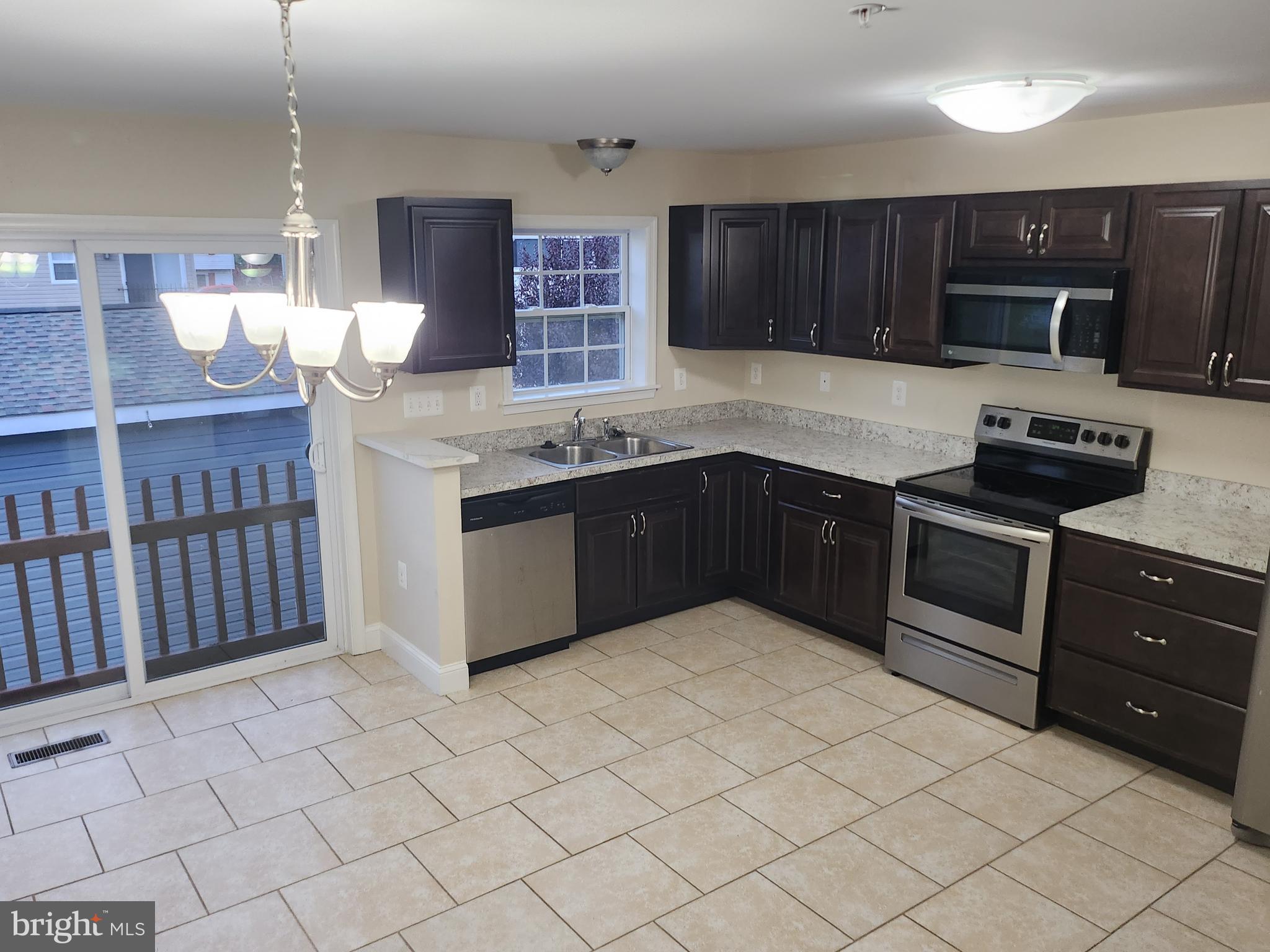 WHITE HOUSE HEIGHTS - Residential