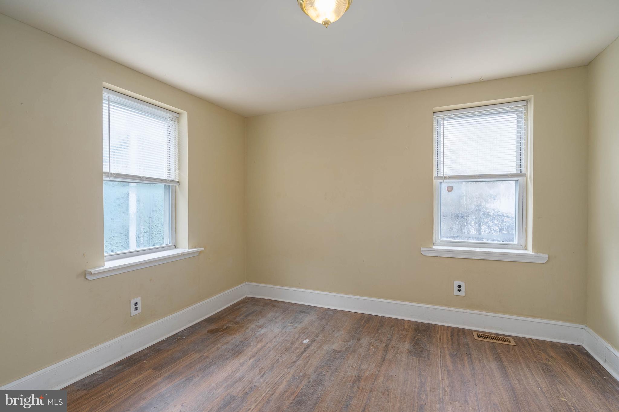 POINT BREEZE - Residential