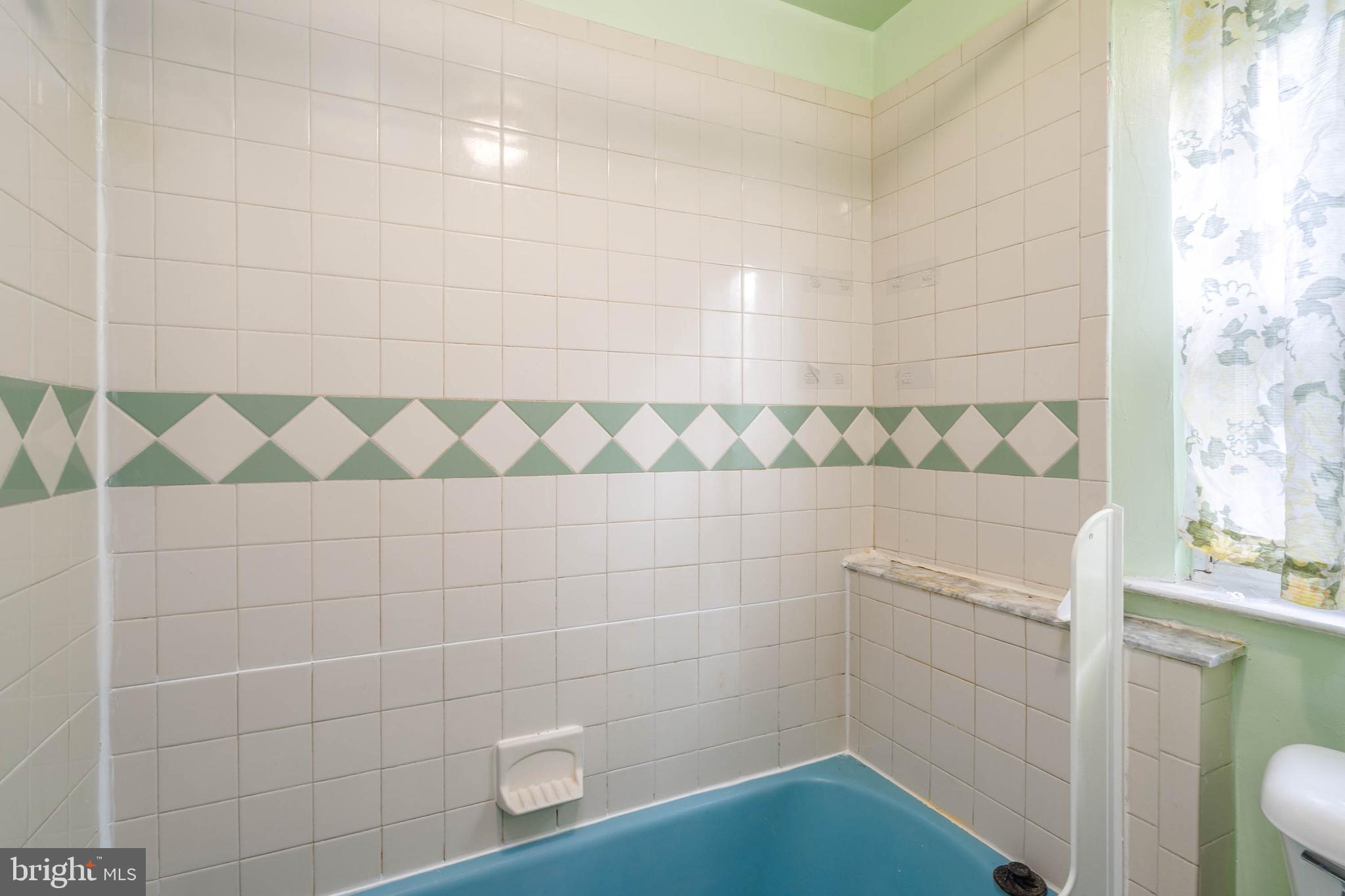 POINT BREEZE - Residential