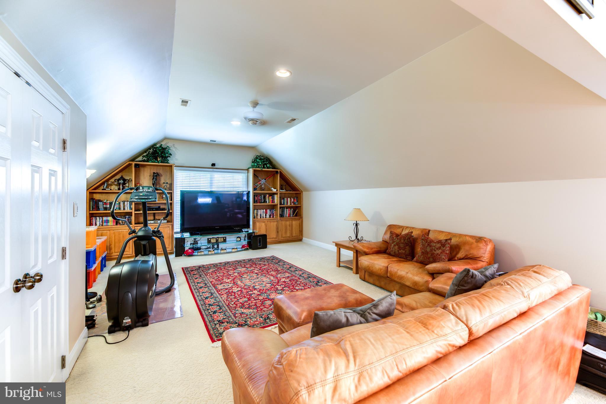 HUNTER MILL ESTATES - Residential