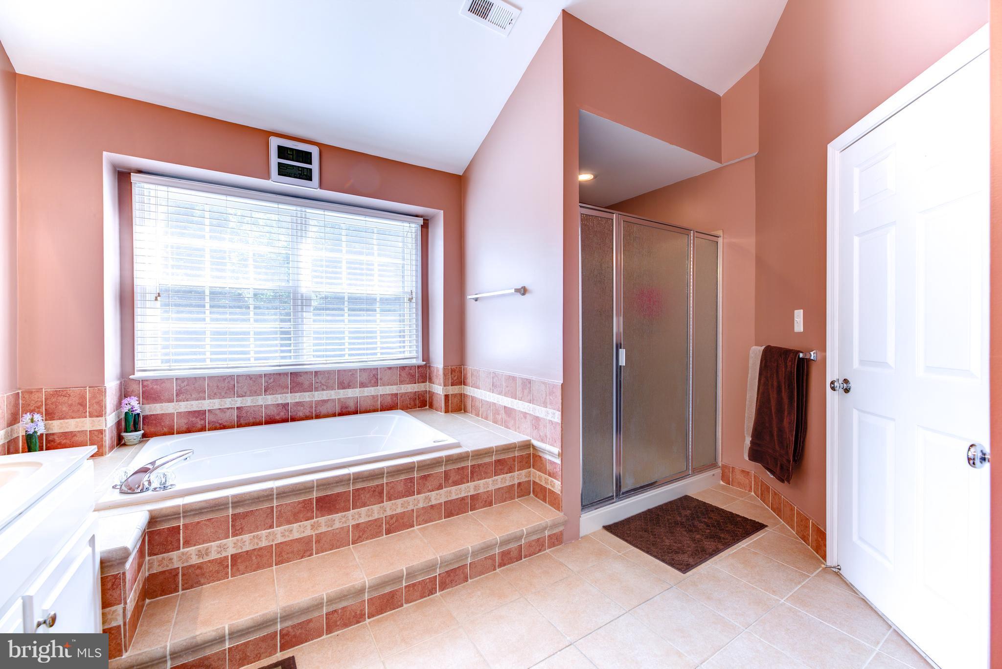 HUNTER MILL ESTATES - Residential