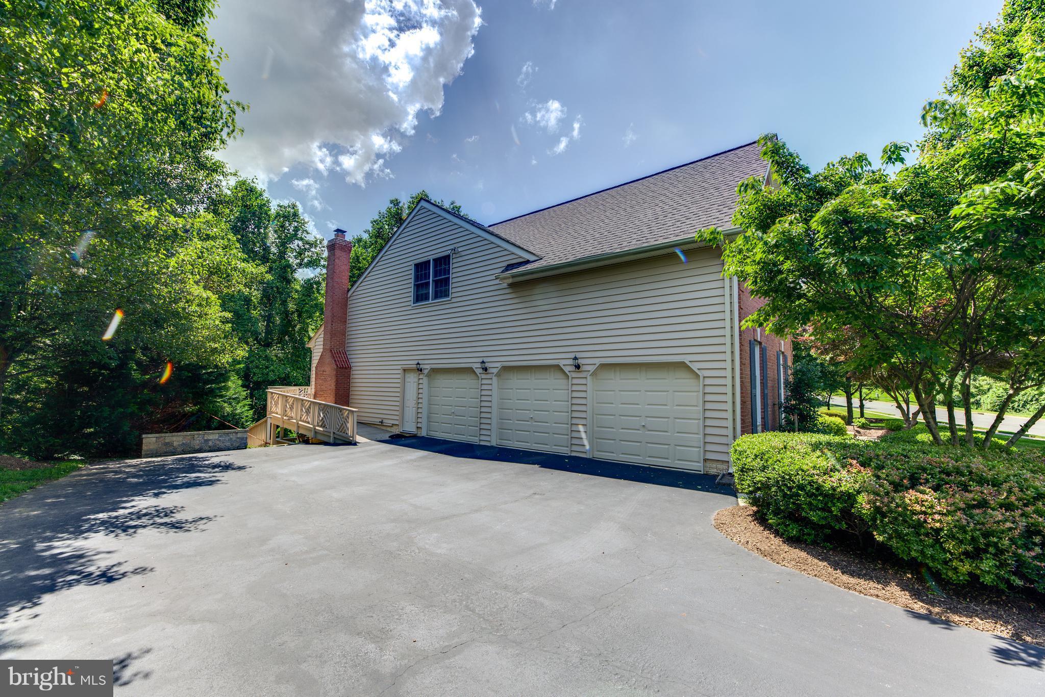 HUNTER MILL ESTATES - Residential