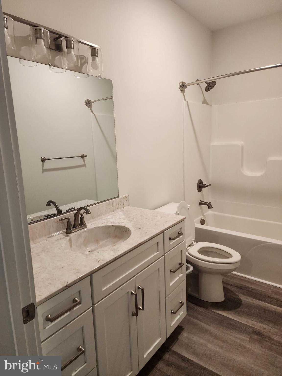 GARLAND LAKE - Residential