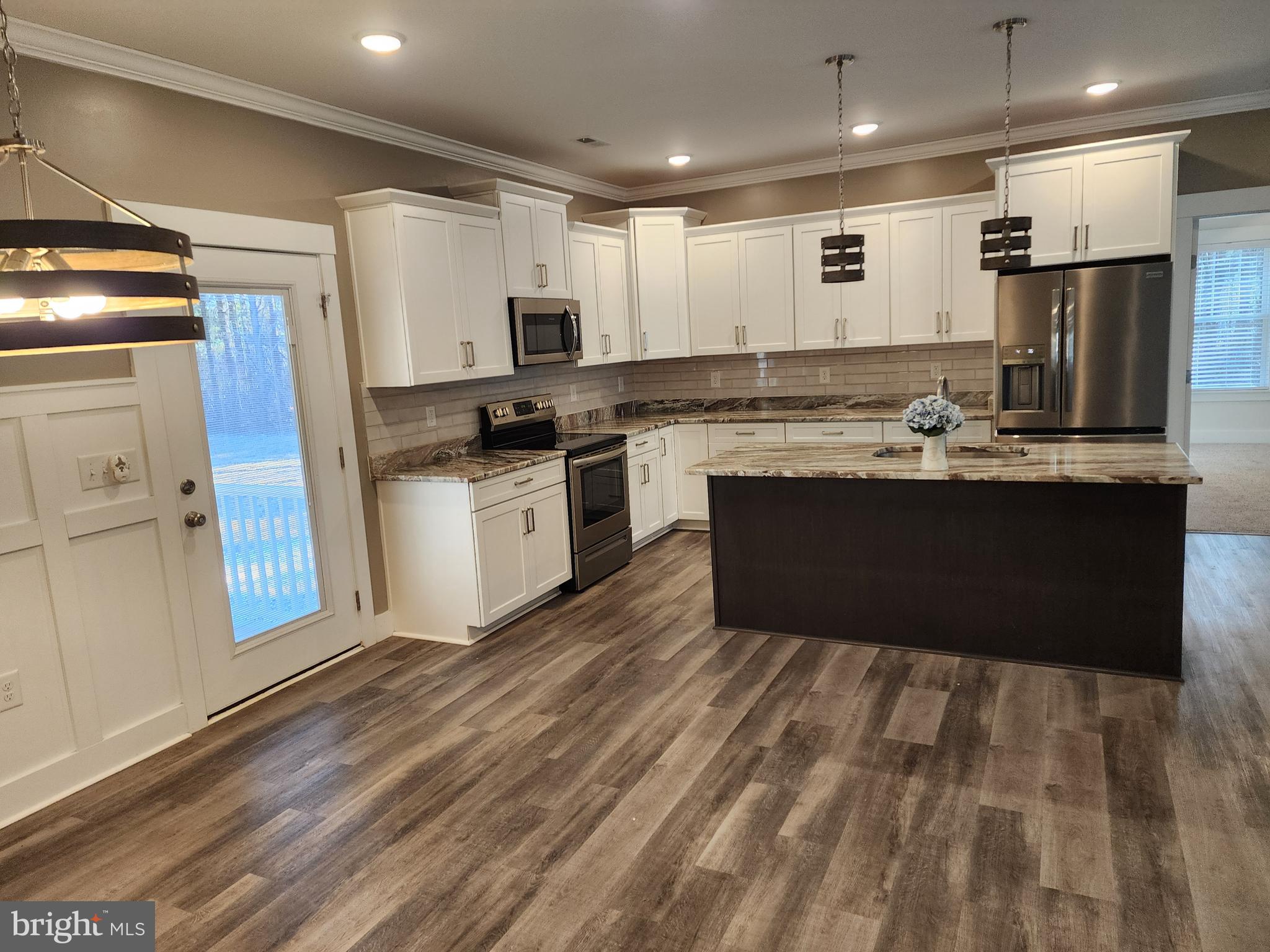 GARLAND LAKE - Residential