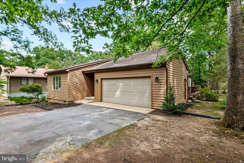 Photo of 705 Mt Pleasant Drive, LOCUST GROVE, VA 22508 (MLS # VAOR2014352)