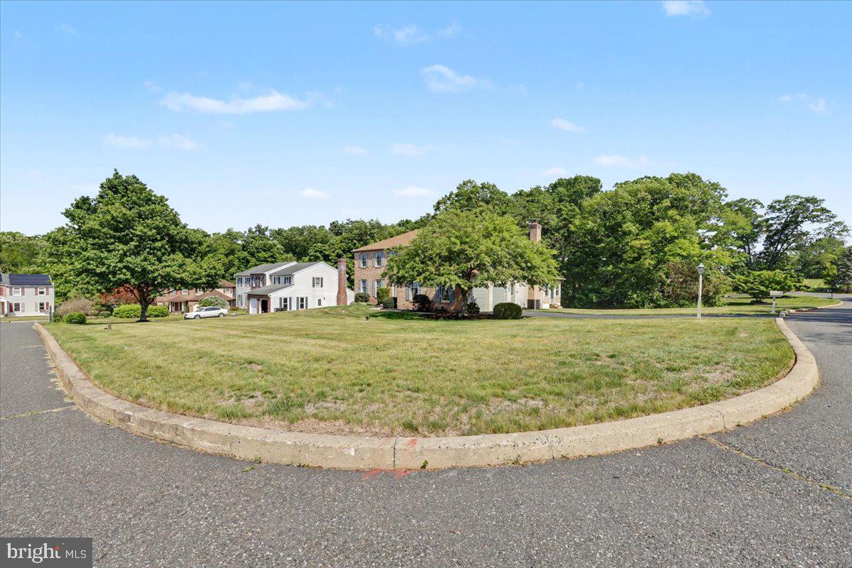 10 HAWK COURT