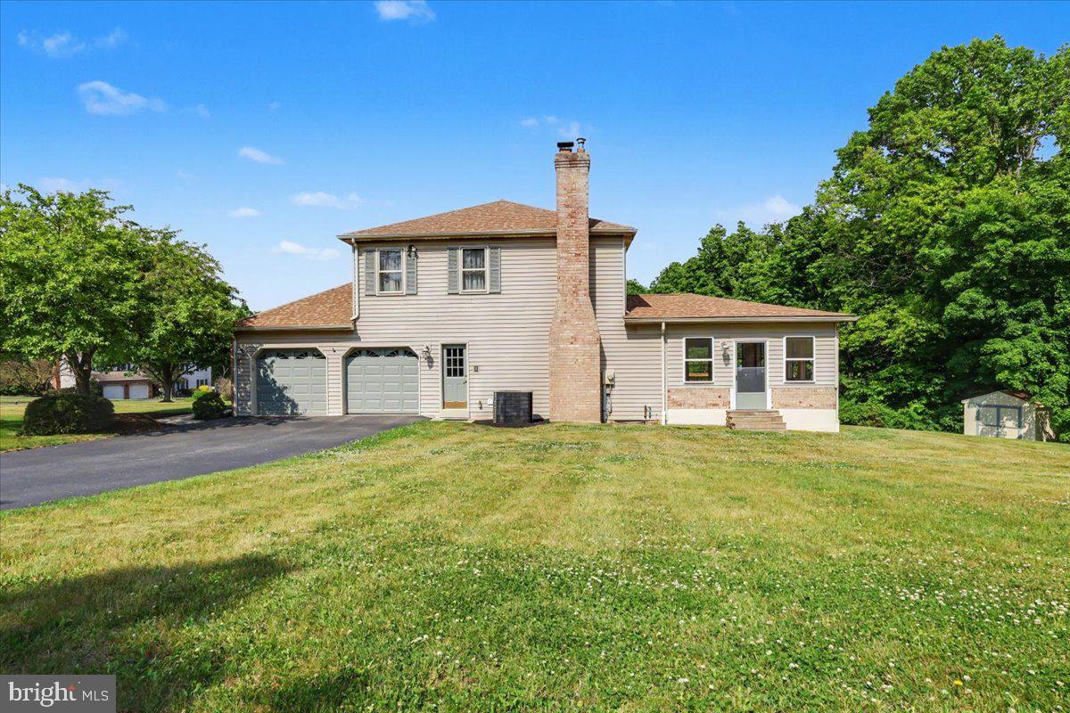 10 HAWK COURT
