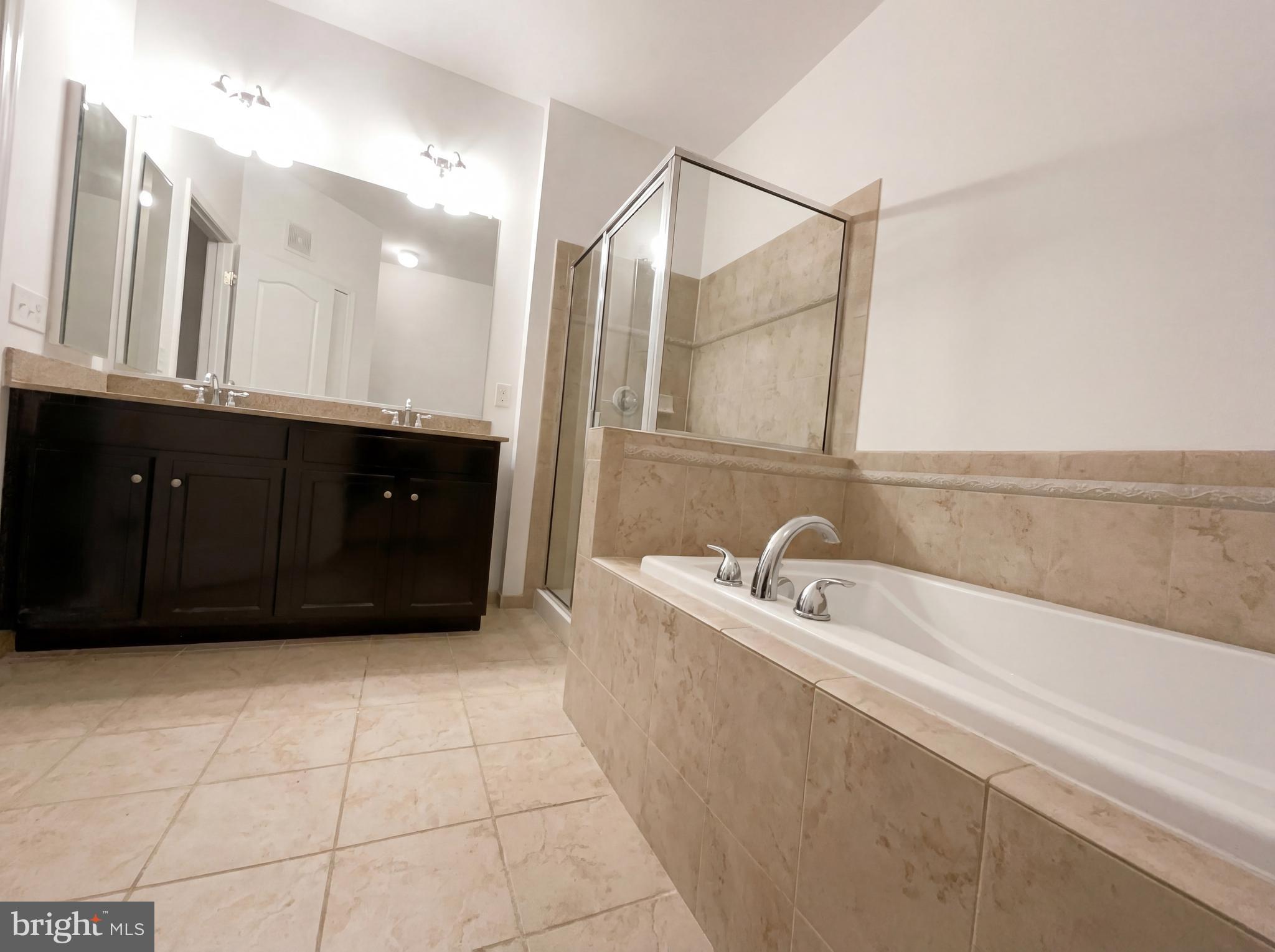 MERCER PARK CONDOMINIUM - Residential