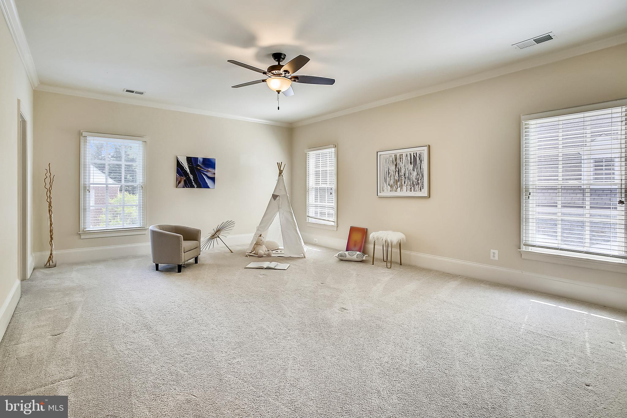 INGLESIDE - Residential