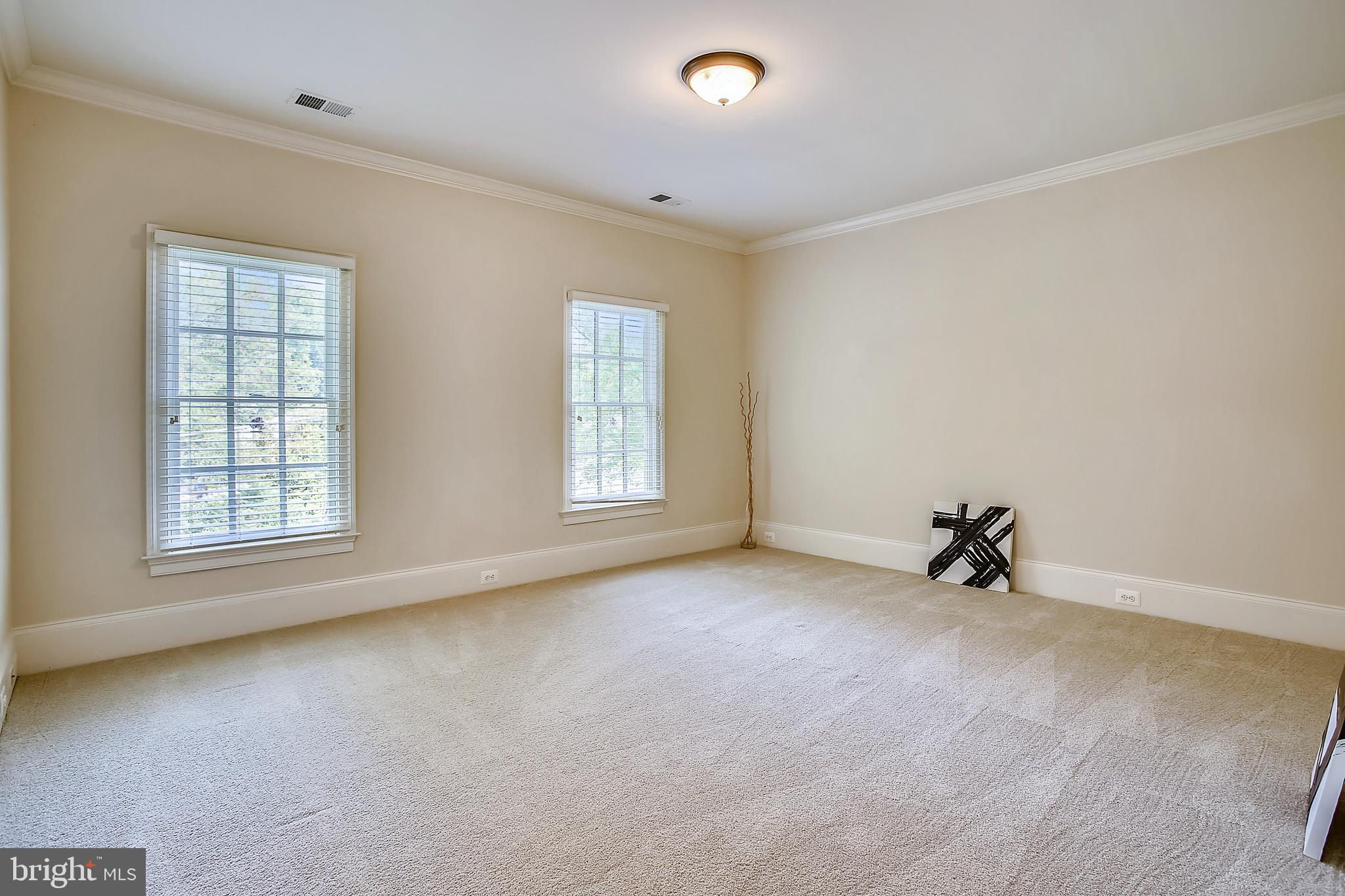 INGLESIDE - Residential