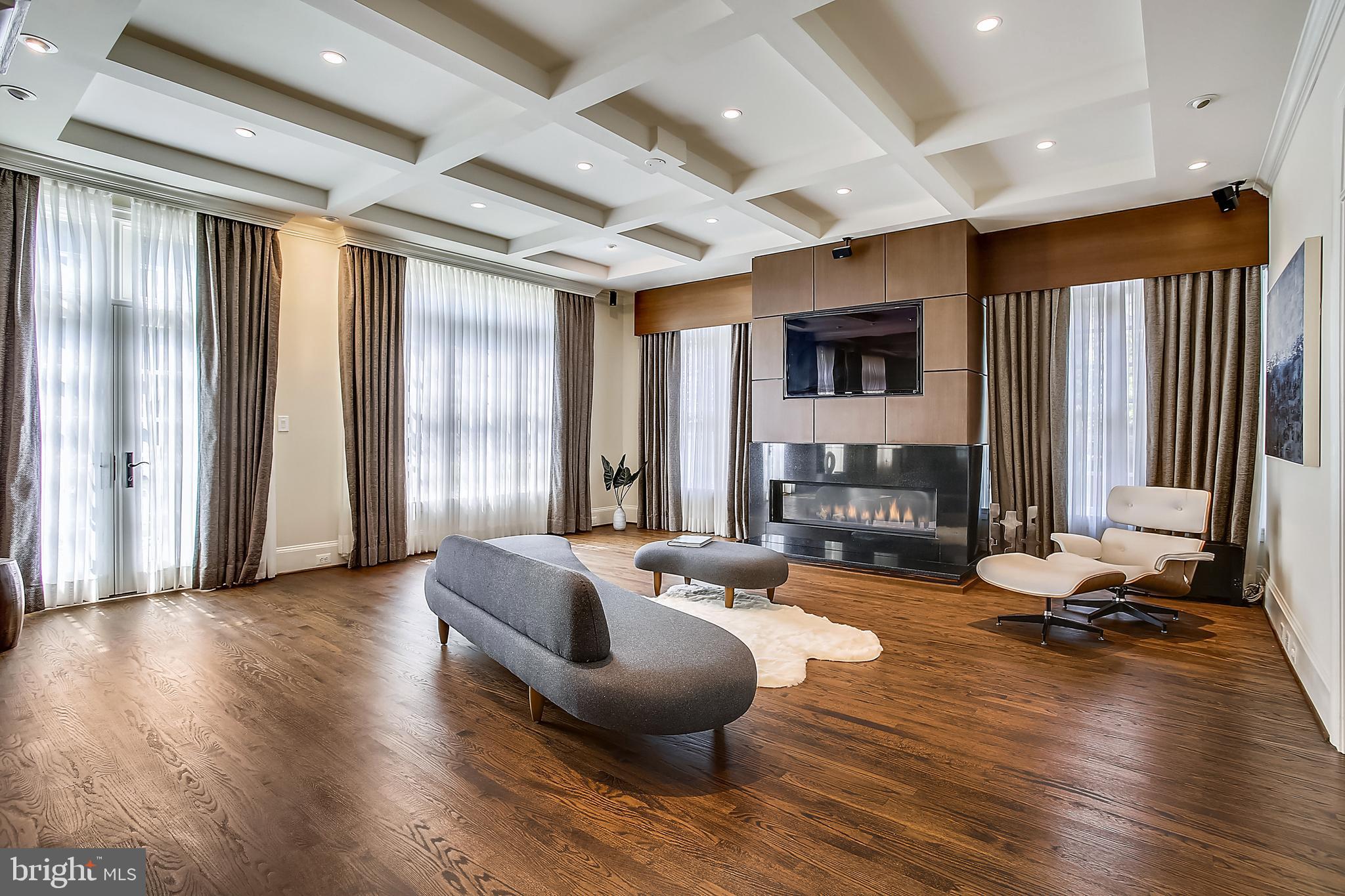 INGLESIDE - Residential