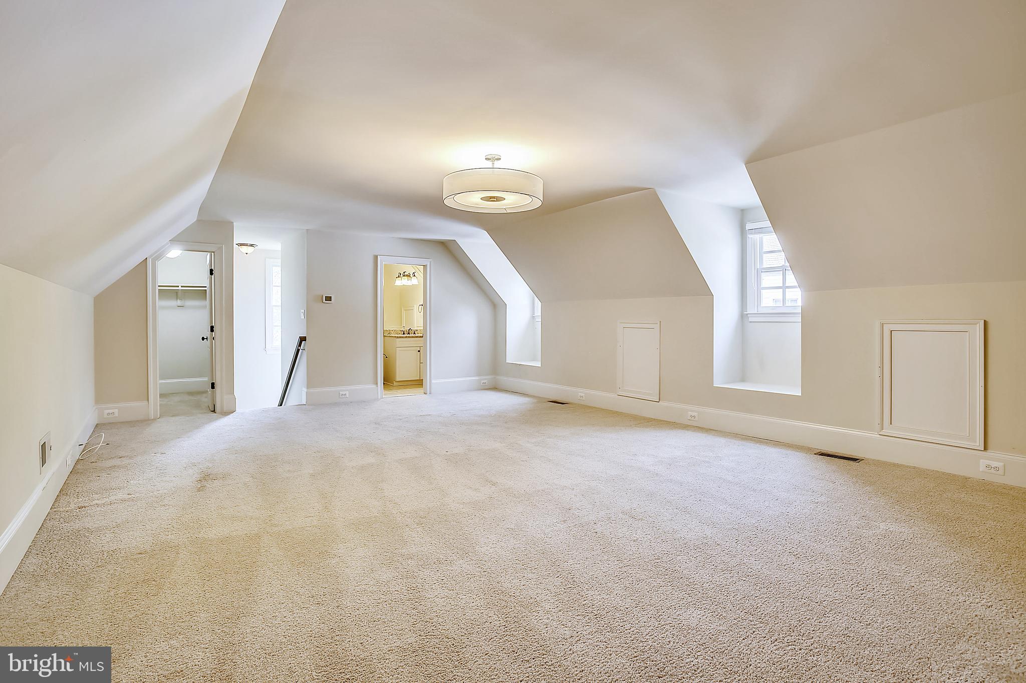 INGLESIDE - Residential