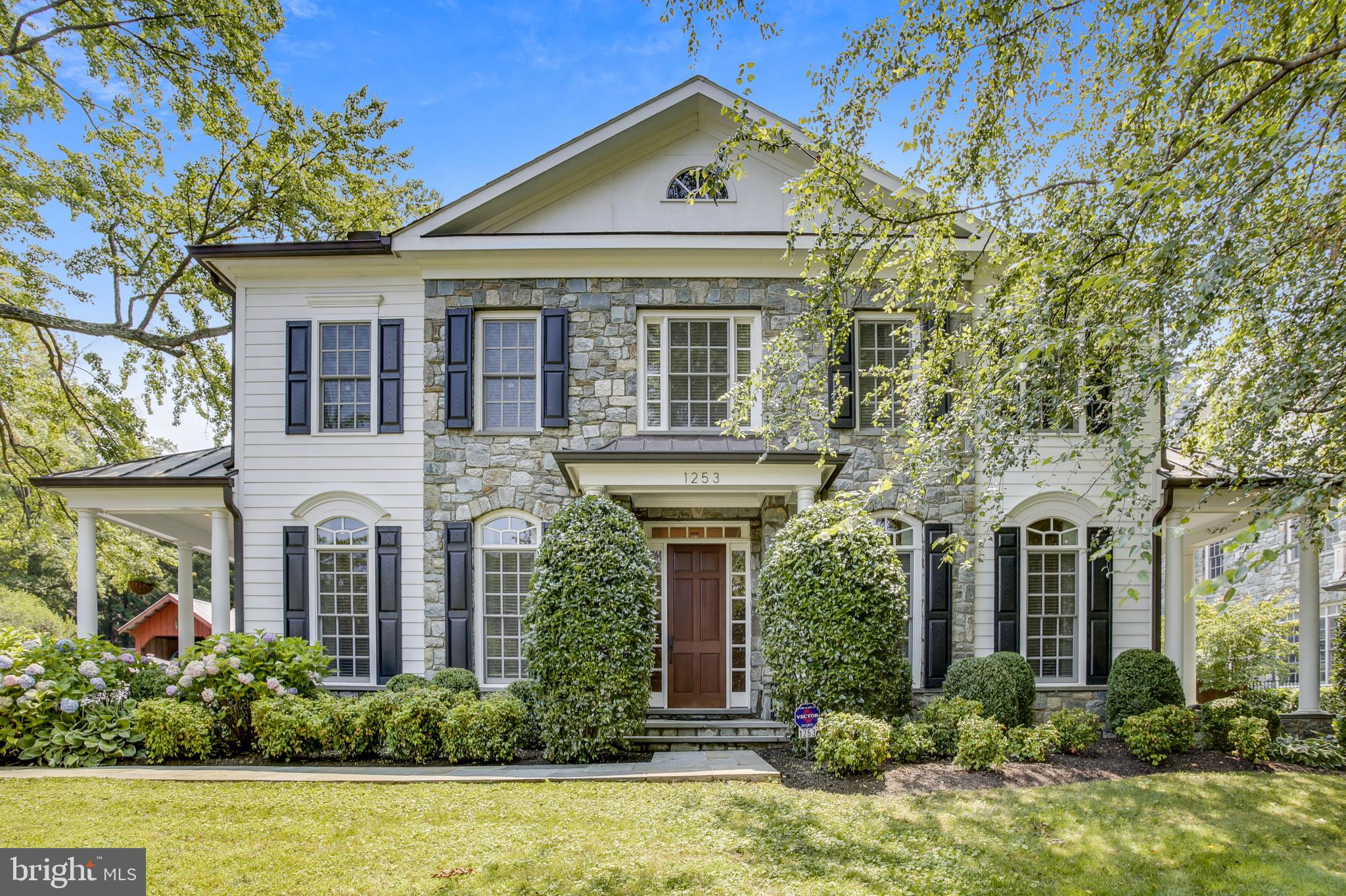 INGLESIDE - Residential