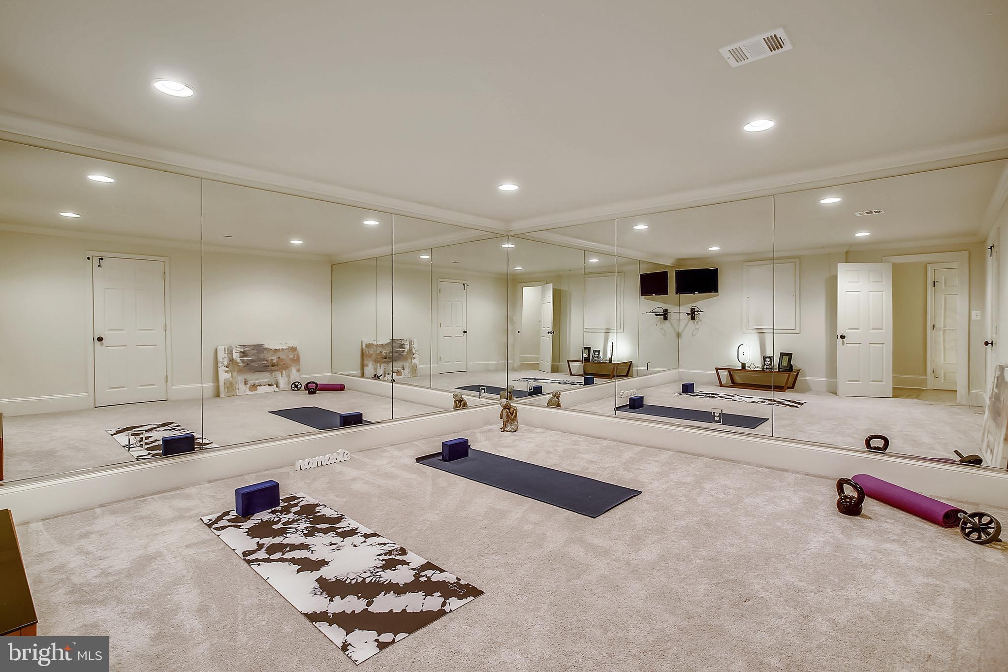 INGLESIDE - Residential