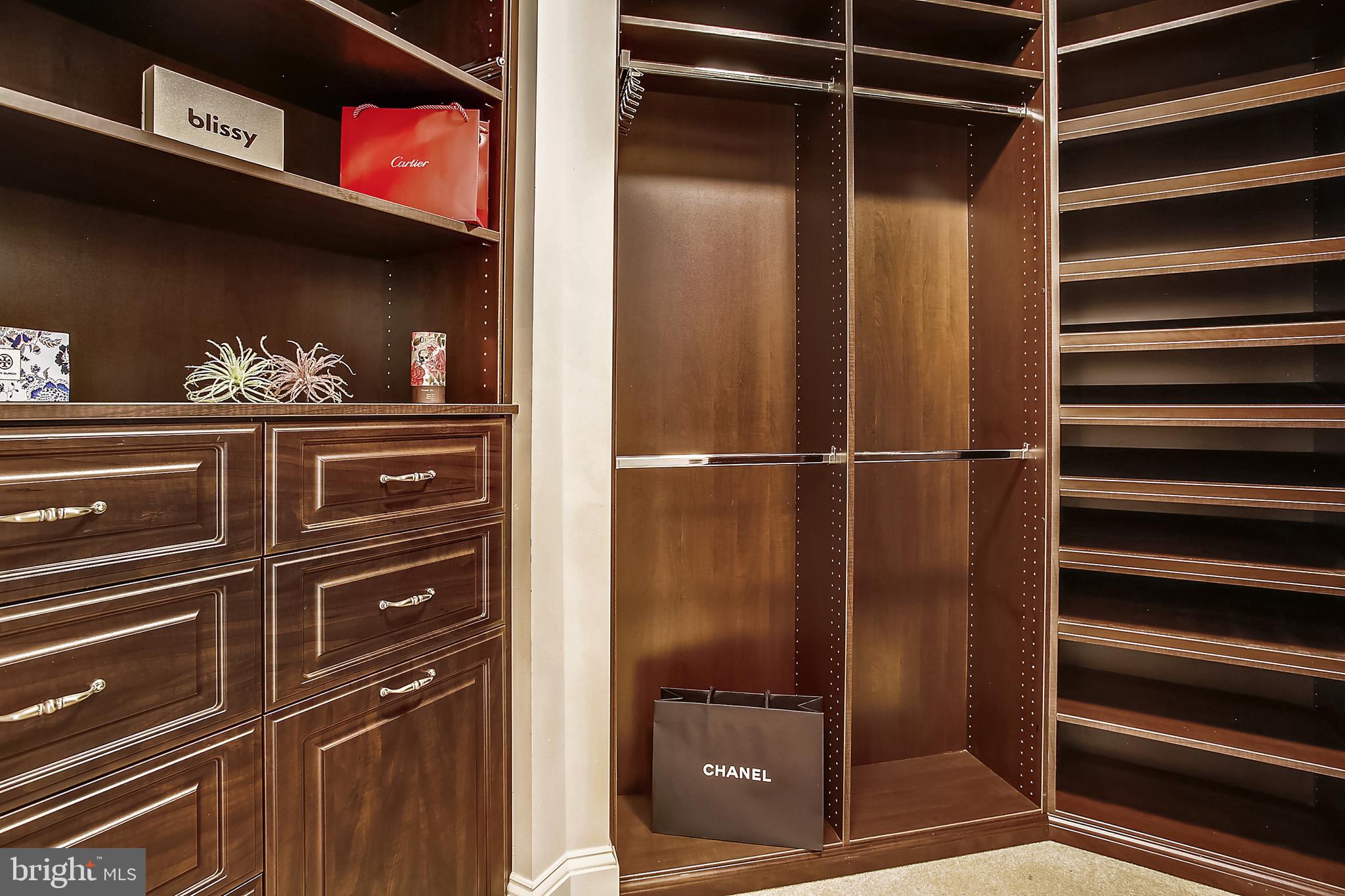 INGLESIDE - Residential