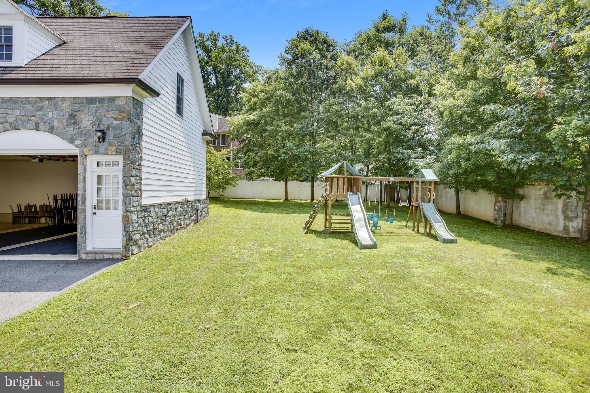 INGLESIDE - Residential