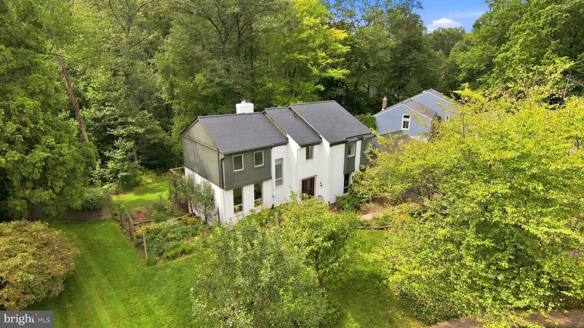 2526 SPANISH MOSS COURT
