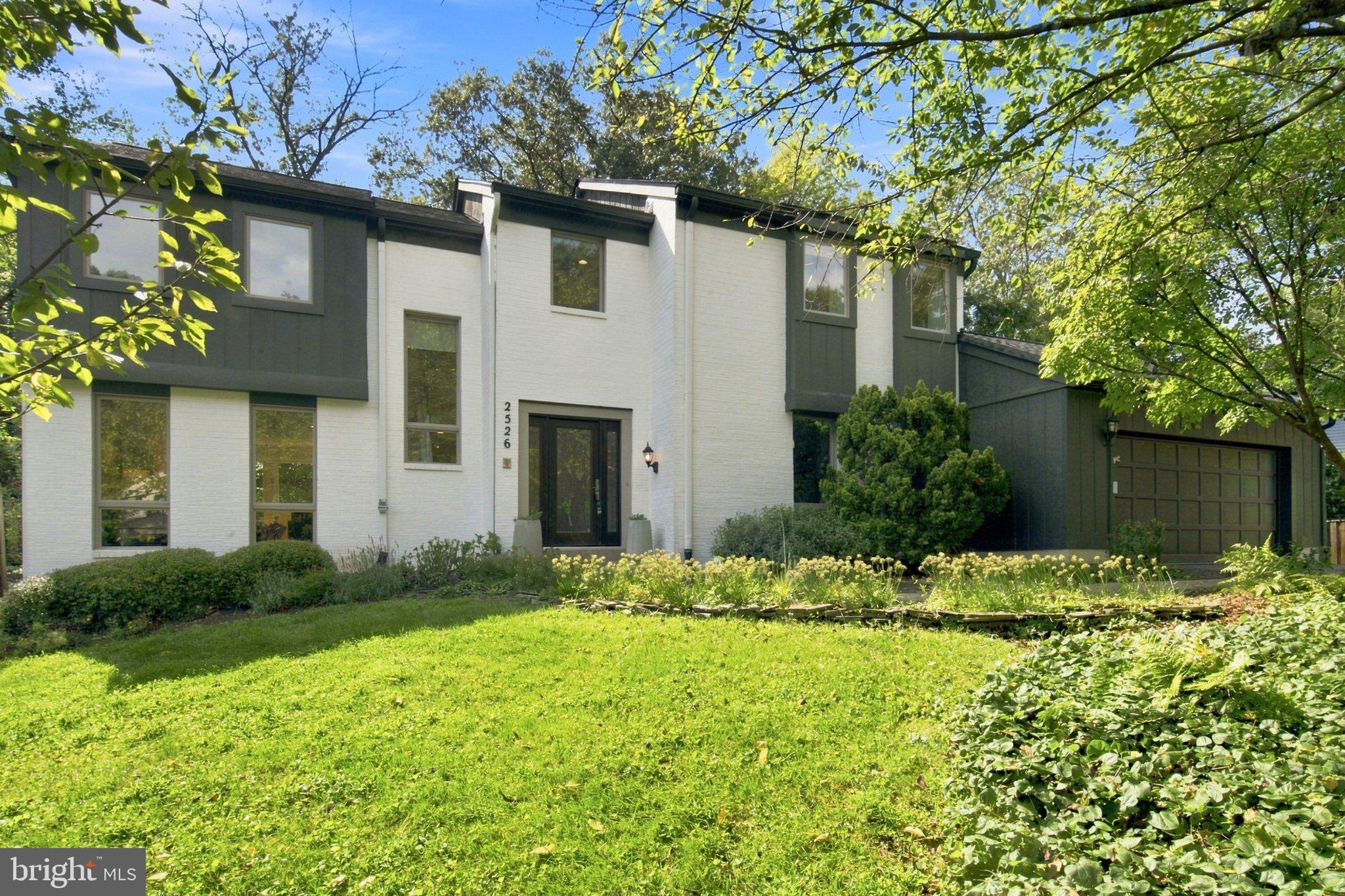2526 SPANISH MOSS COURT