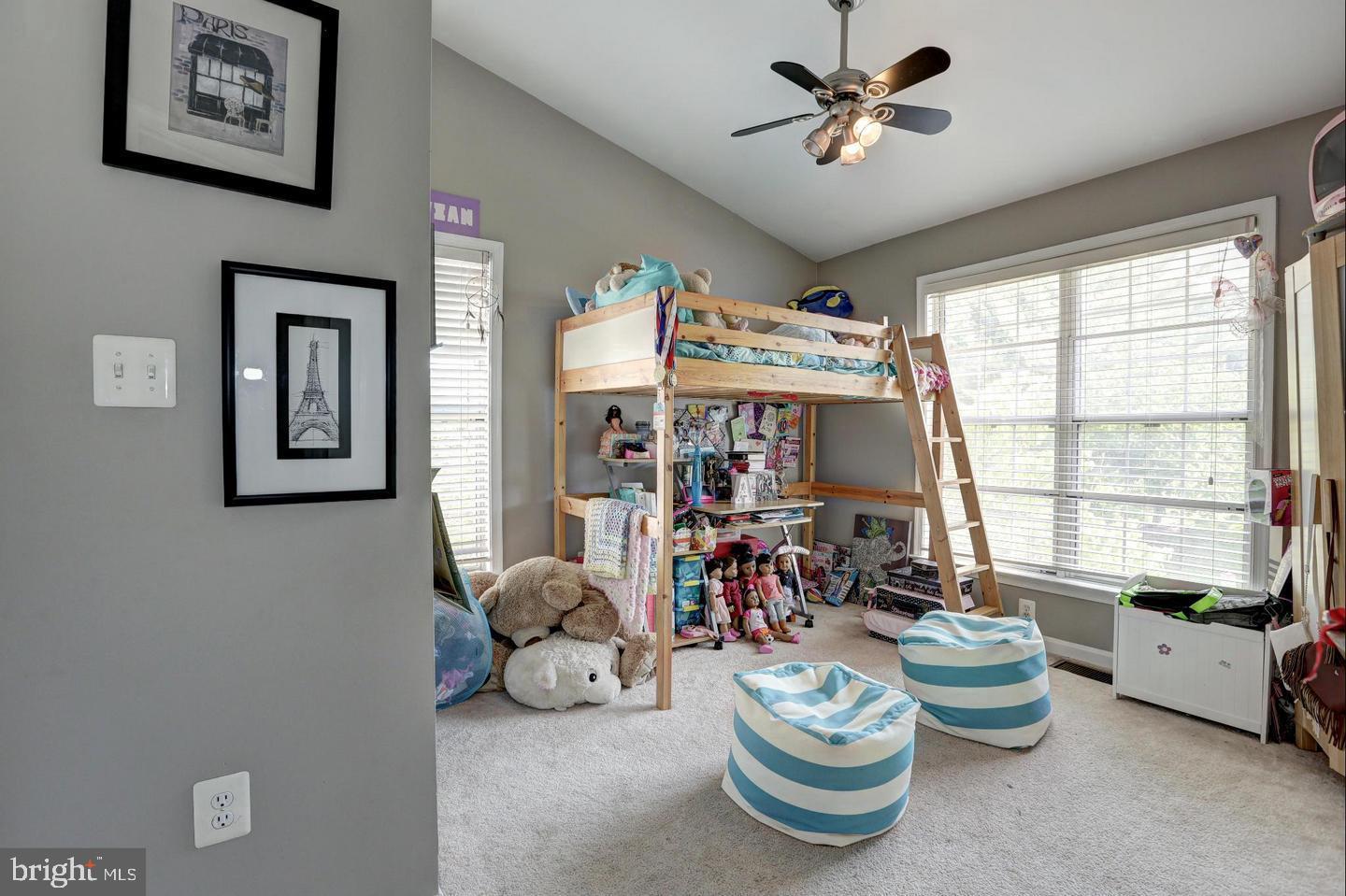 VISTAS AT WASHINGTONIAN WOODS - Residential