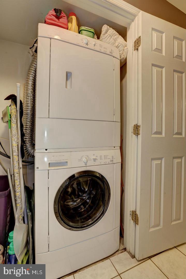 VISTAS AT WASHINGTONIAN WOODS - Residential