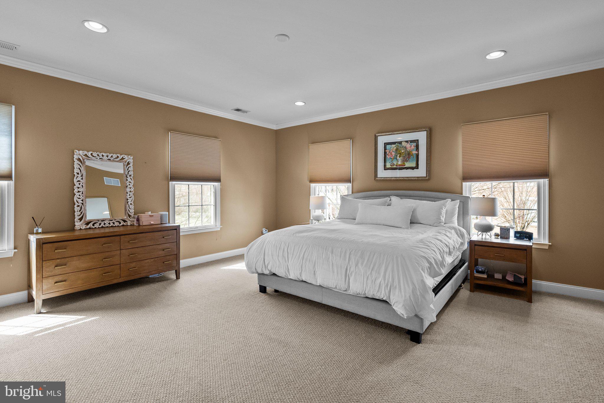 NEWTOWN WALK - Residential