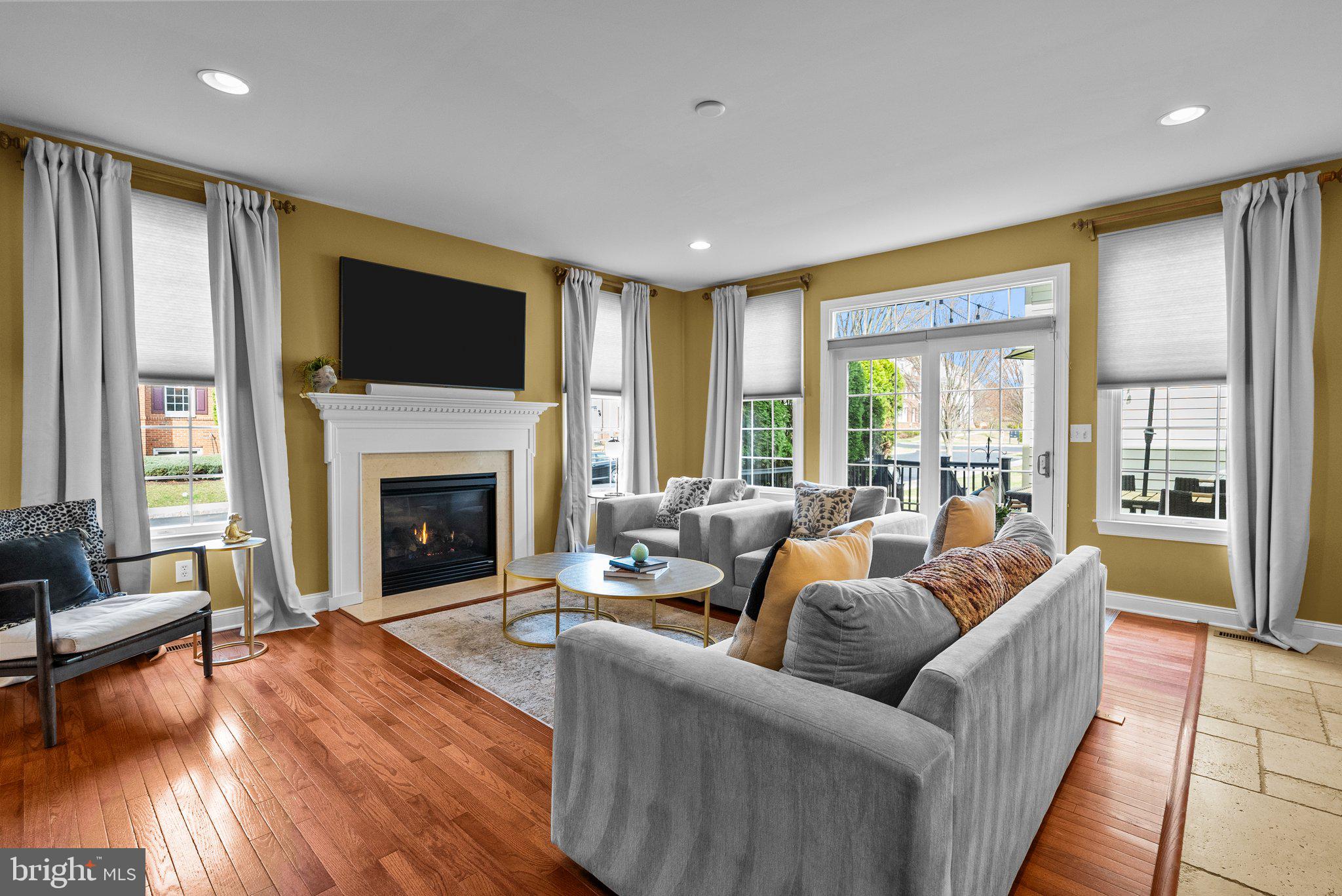 NEWTOWN WALK - Residential