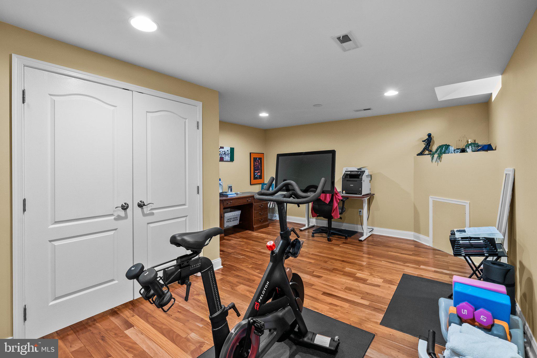 NEWTOWN WALK - Residential