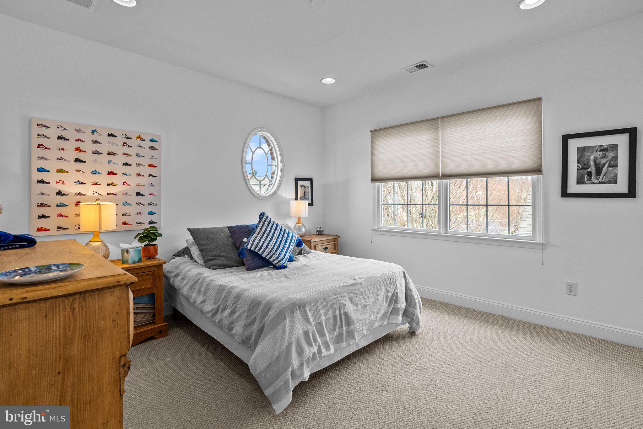 NEWTOWN WALK - Residential