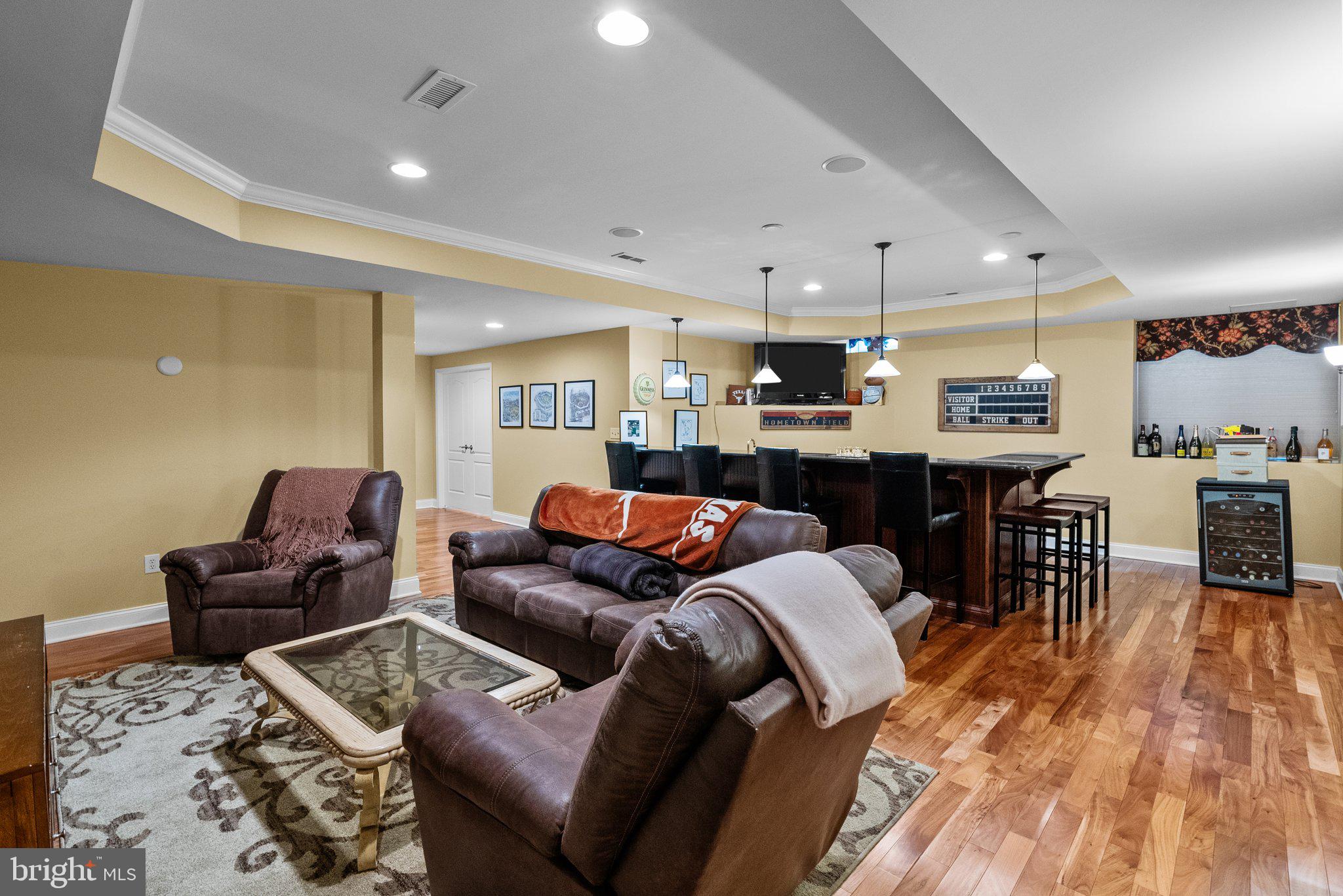 NEWTOWN WALK - Residential