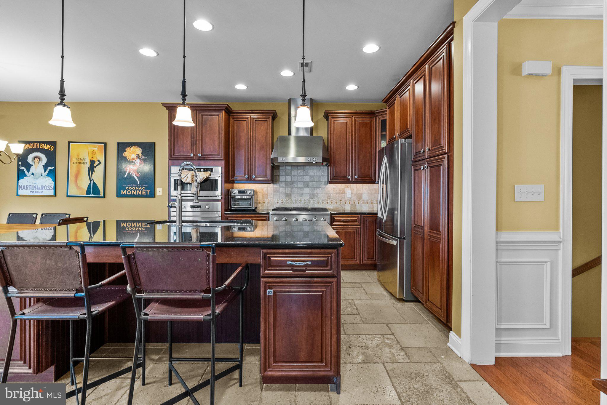 NEWTOWN WALK - Residential