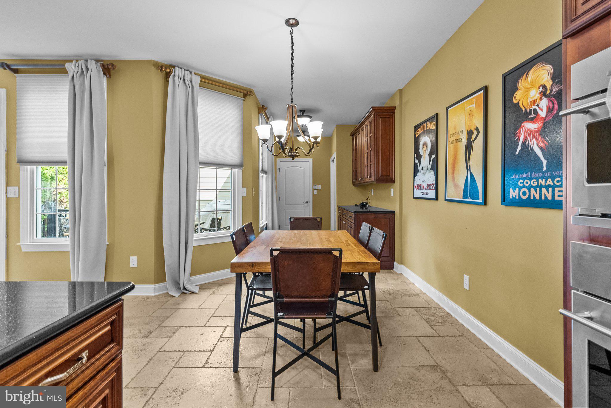 NEWTOWN WALK - Residential