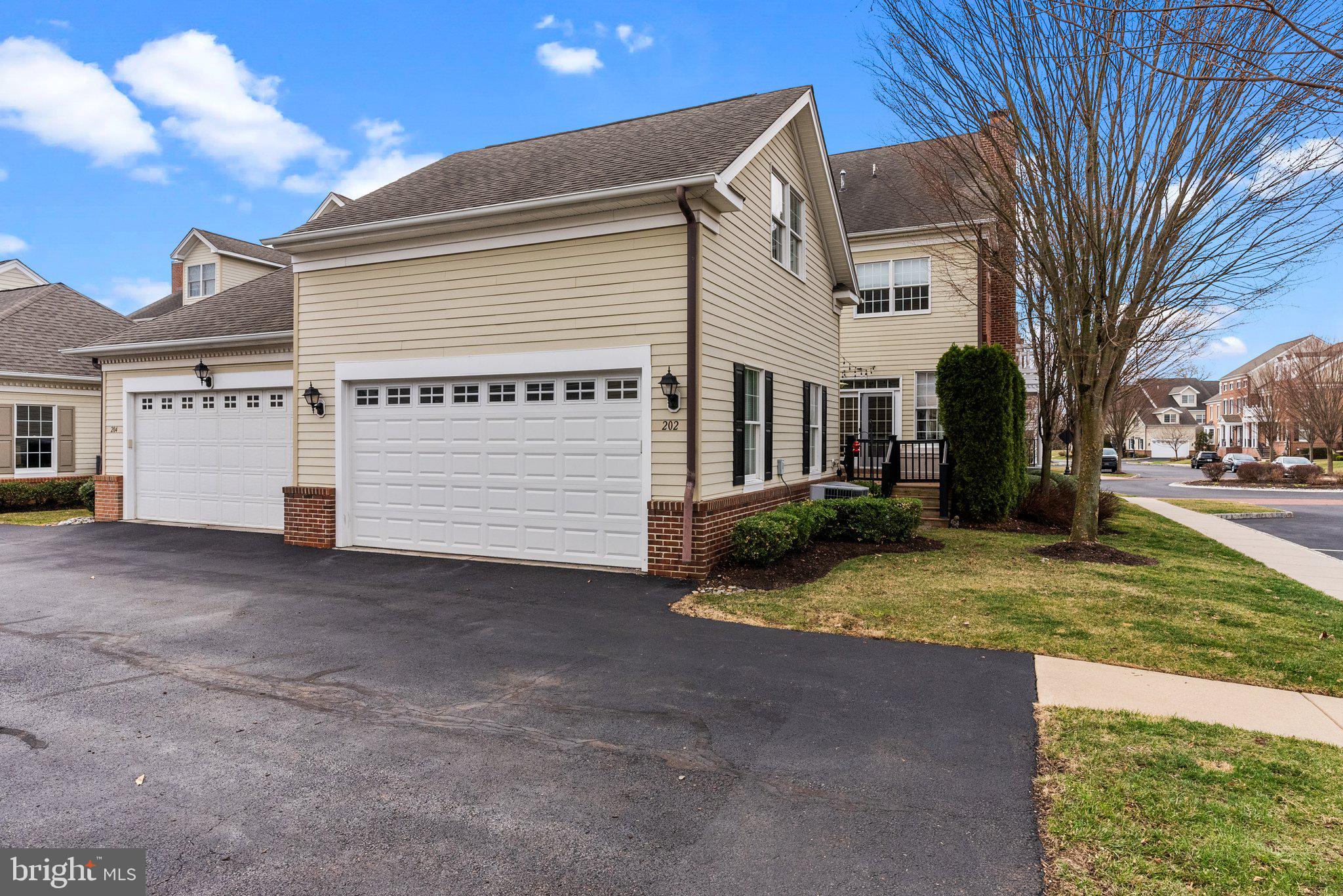 NEWTOWN WALK - Residential