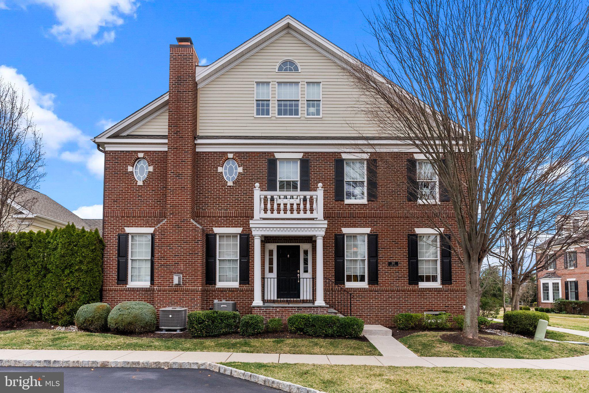 NEWTOWN WALK - Residential